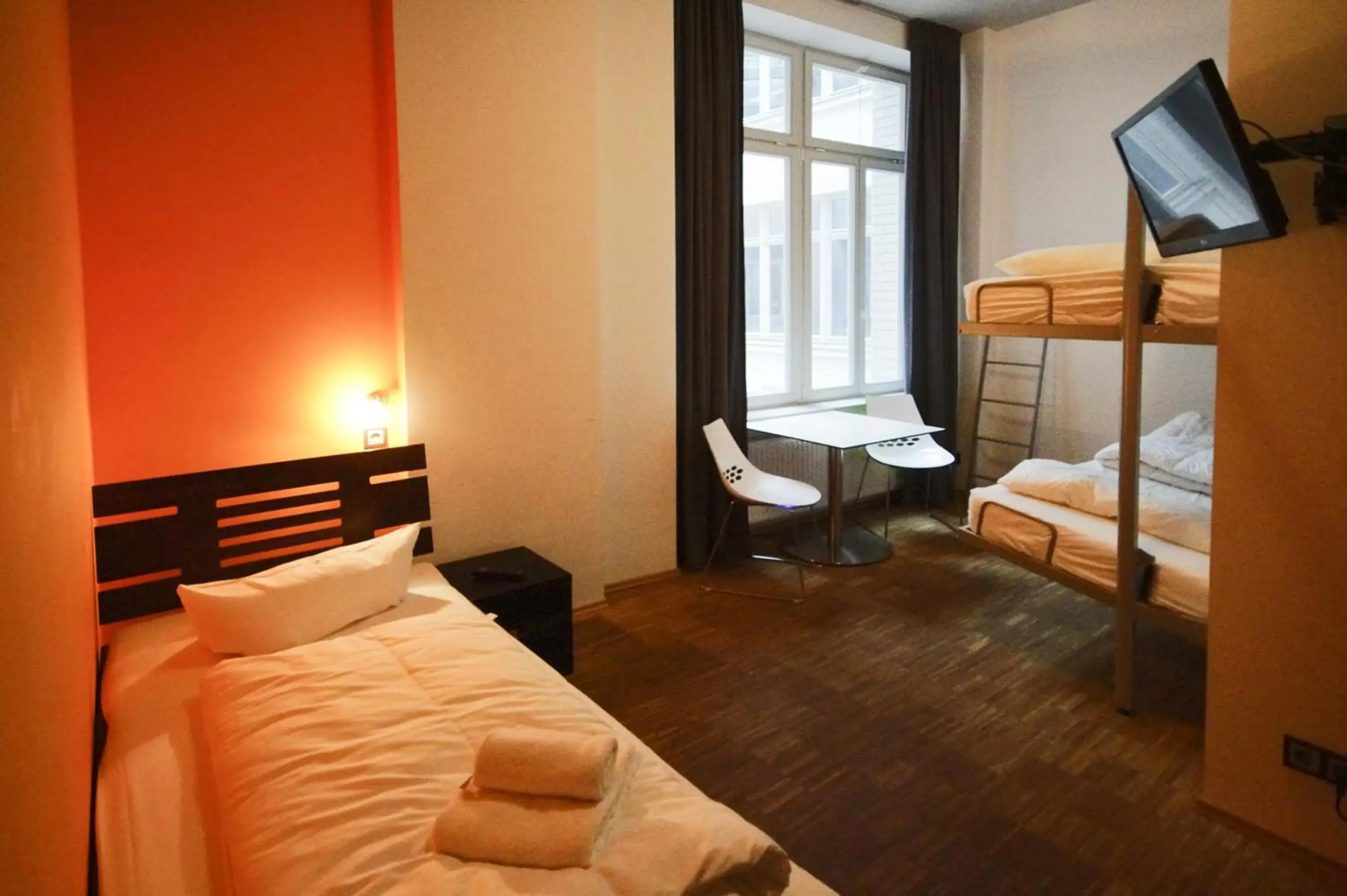 Photo of the whole room, Bed in Five Elements Hostel Leipzig