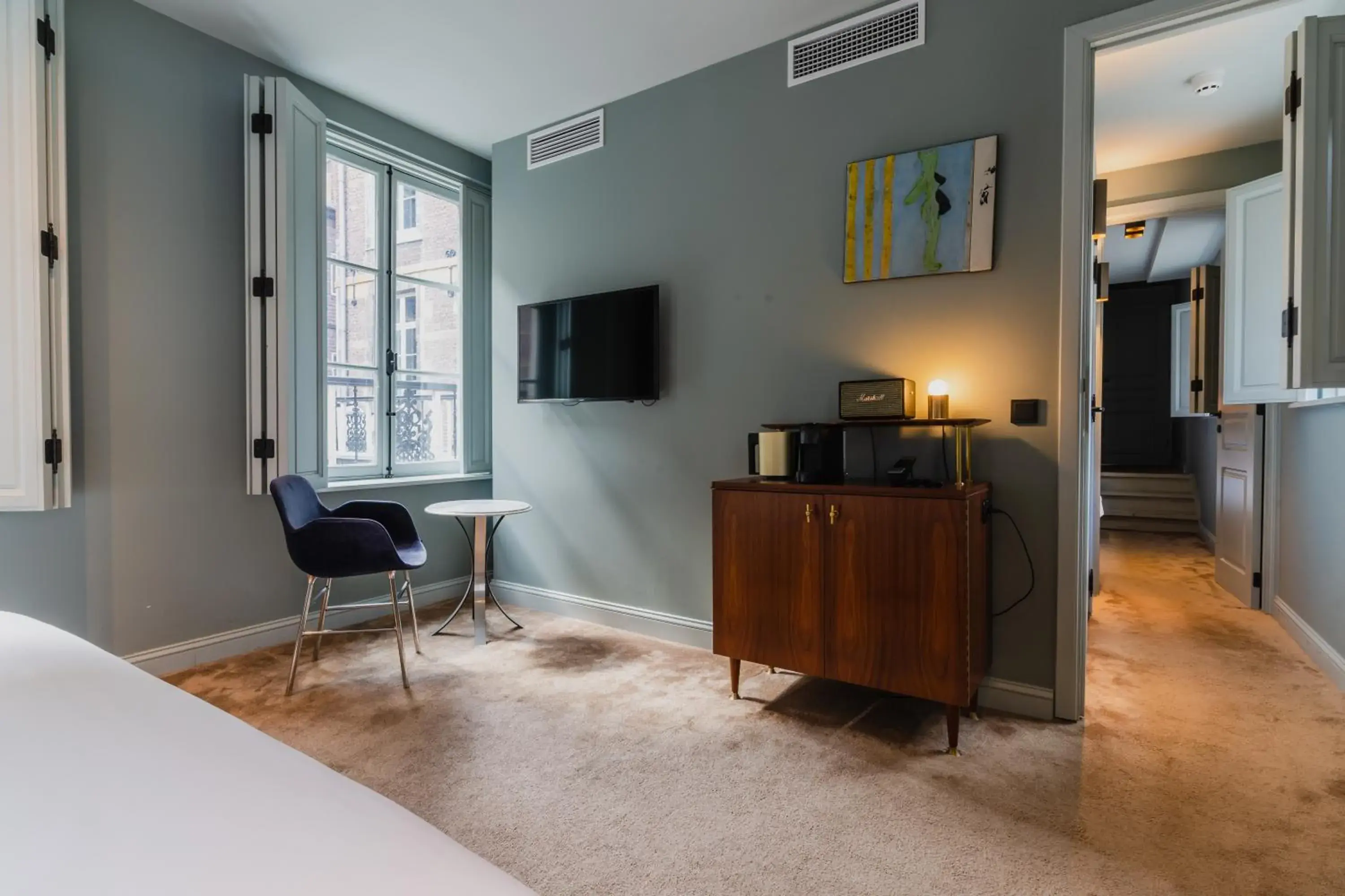 TV and multimedia, Bed in Hotel Monastère Maastricht TV and multimedia, Bed in Hotel Monastère Maastricht