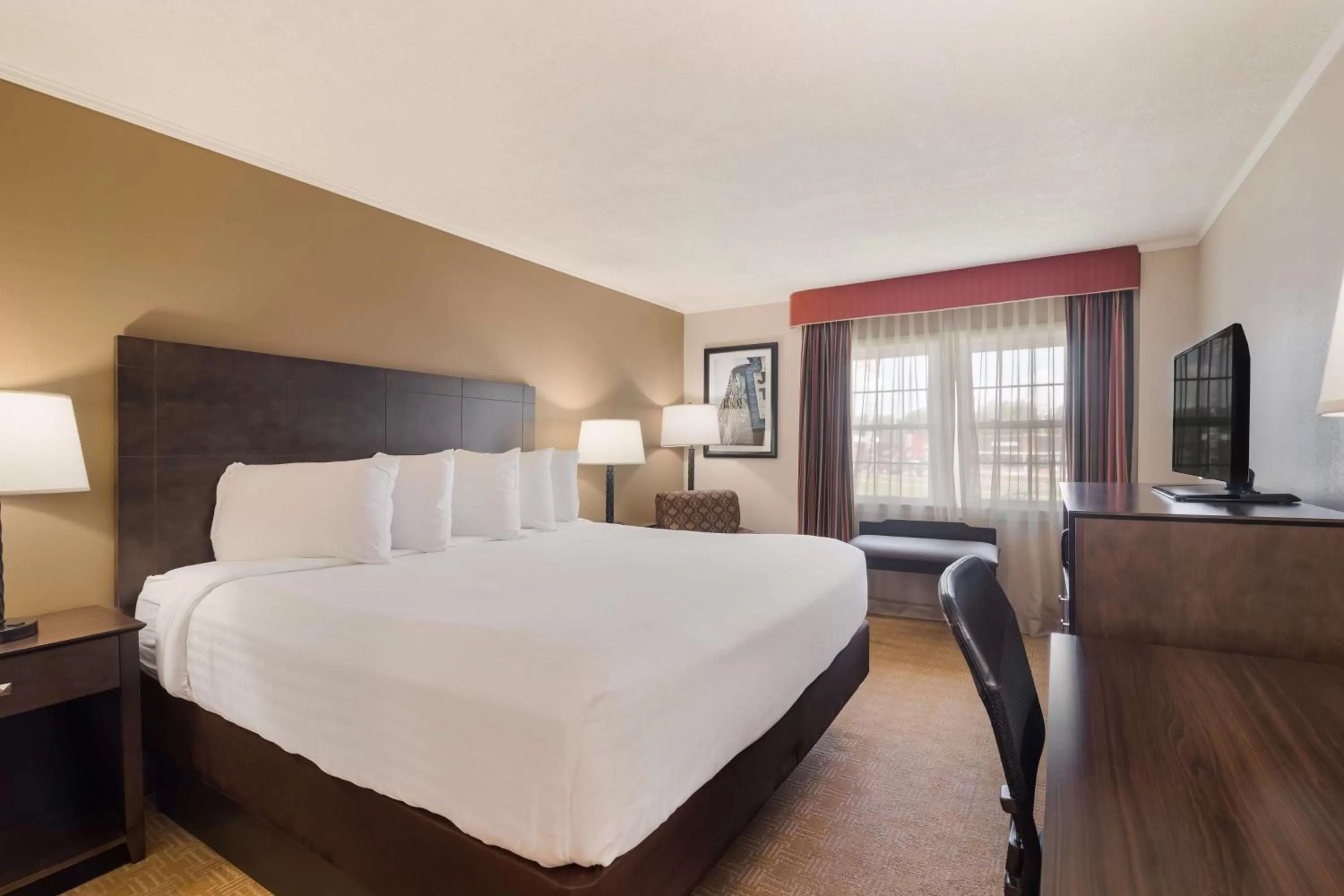 Bedroom, Bed in Best Western University Inn