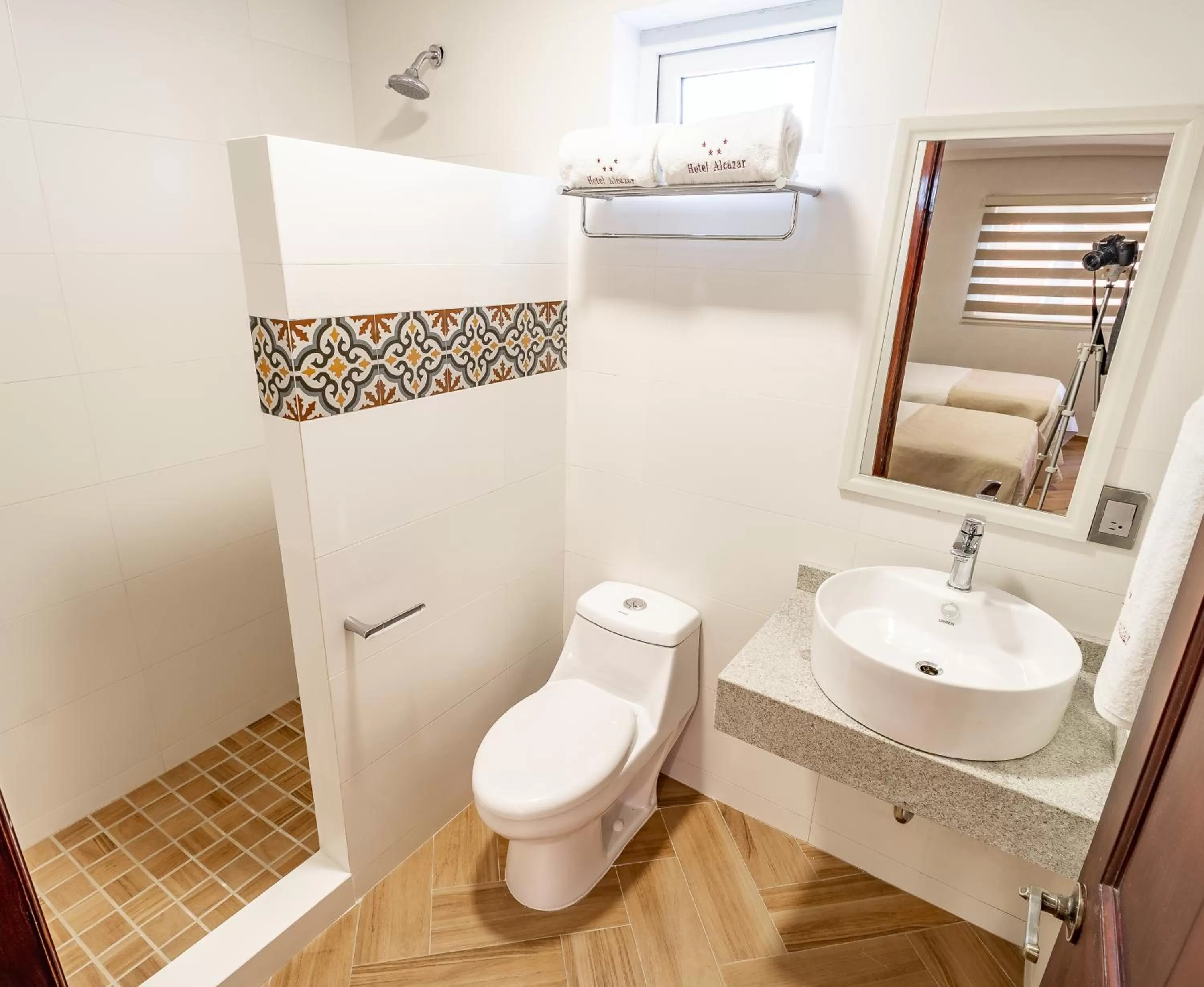 Shower in Hotel Alcazar - Guadalajara Centro Historico