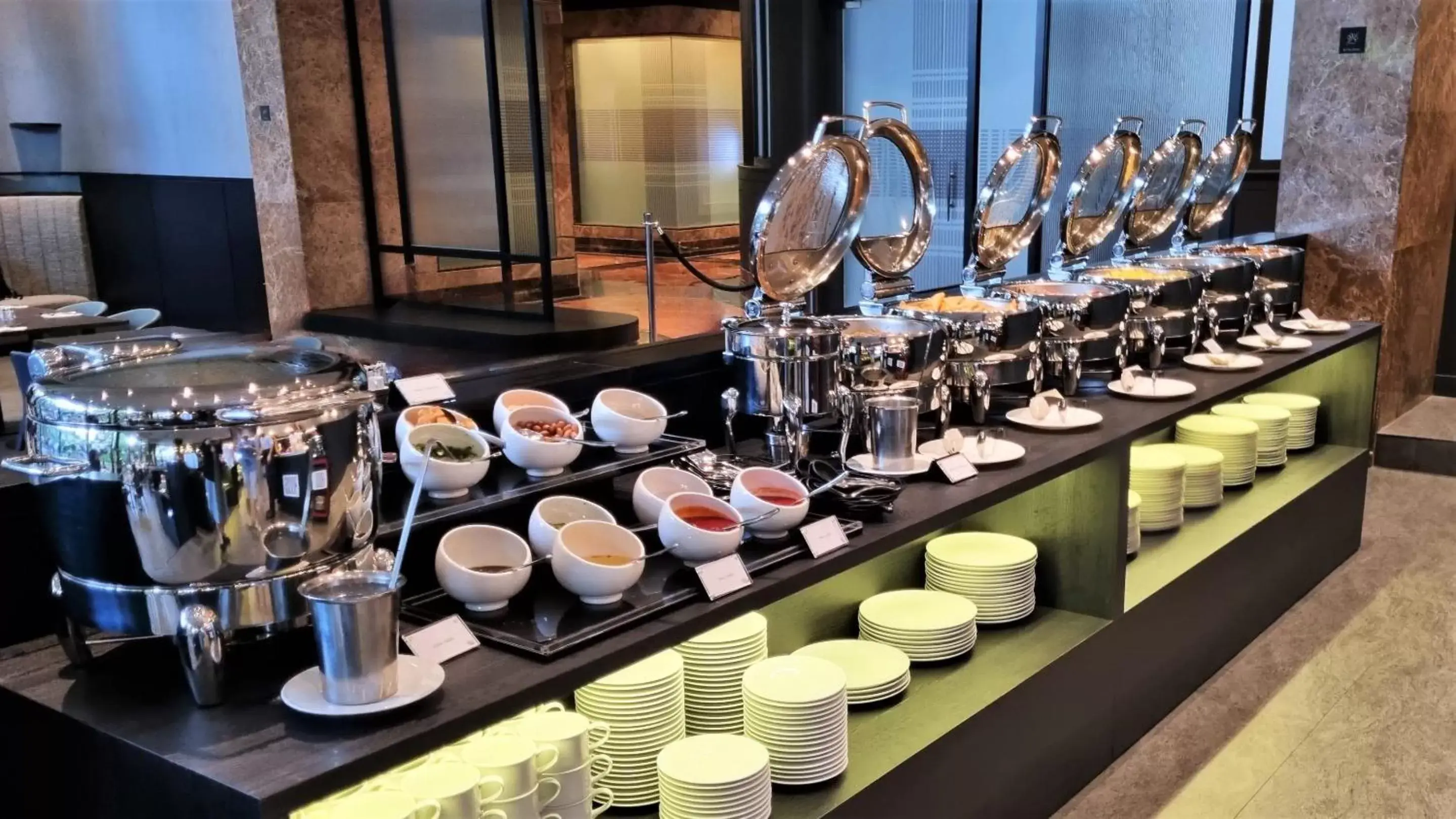Buffet breakfast in Vibe Hotel Singapore Orchard
