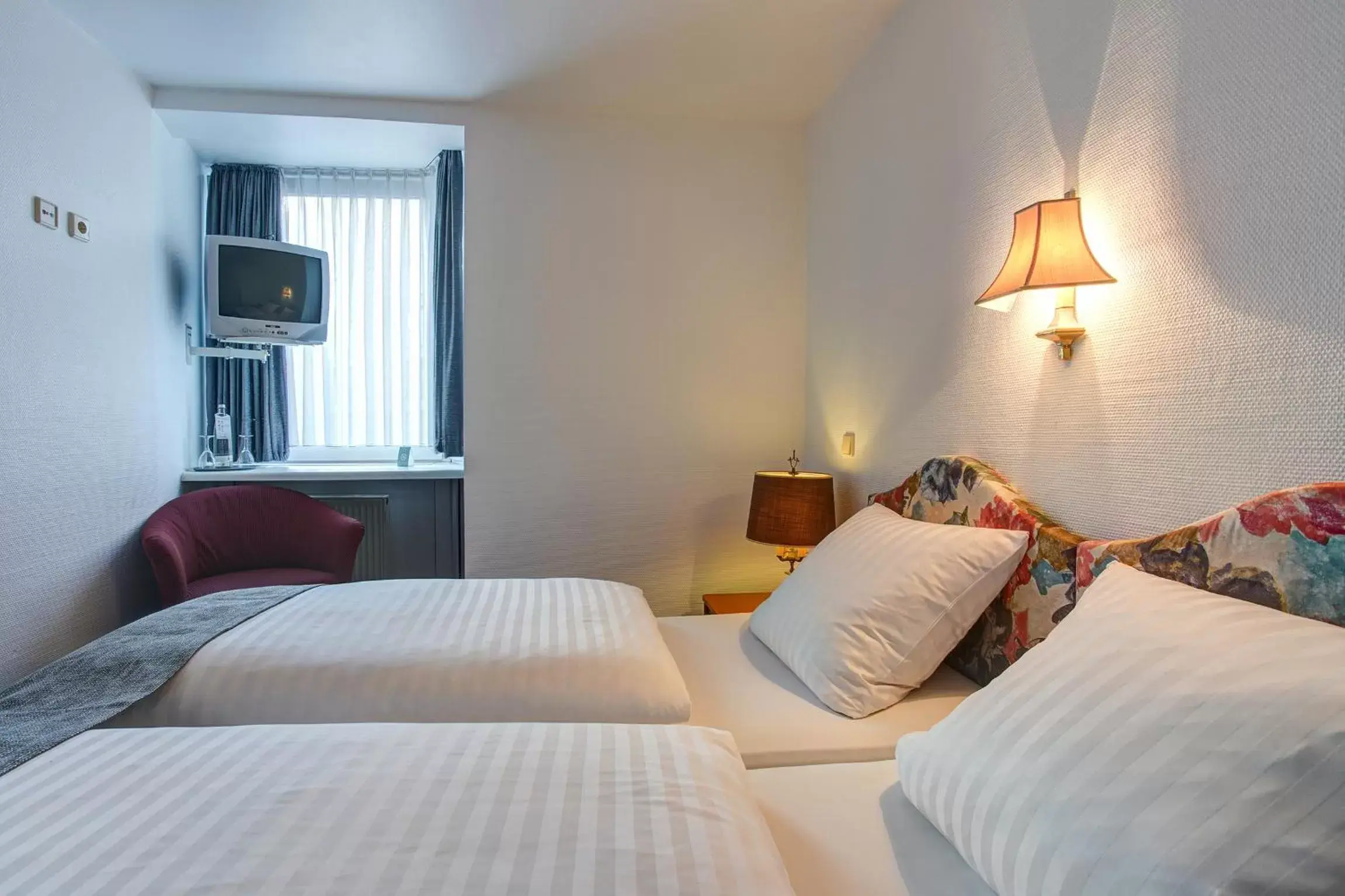 Photo of the whole room, Bed in Centro Hotel Arde Köln City, Trademark Collection by Wyndham Photo of the whole room, Bed in Centro Hotel Arde Köln City, Trademark Collection by Wyndham