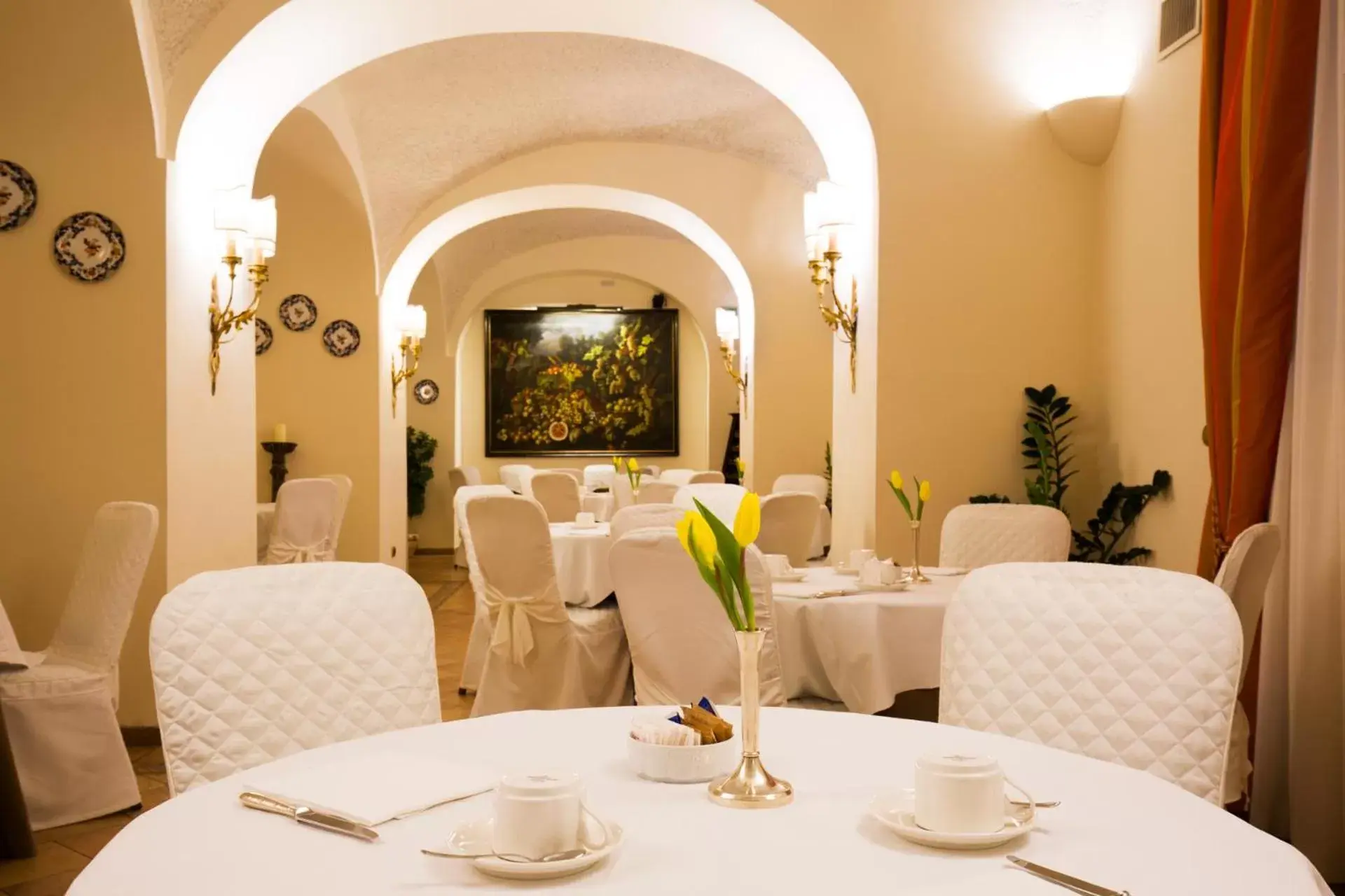 Breakfast, Restaurant/Places to Eat in Palazzo Alabardieri