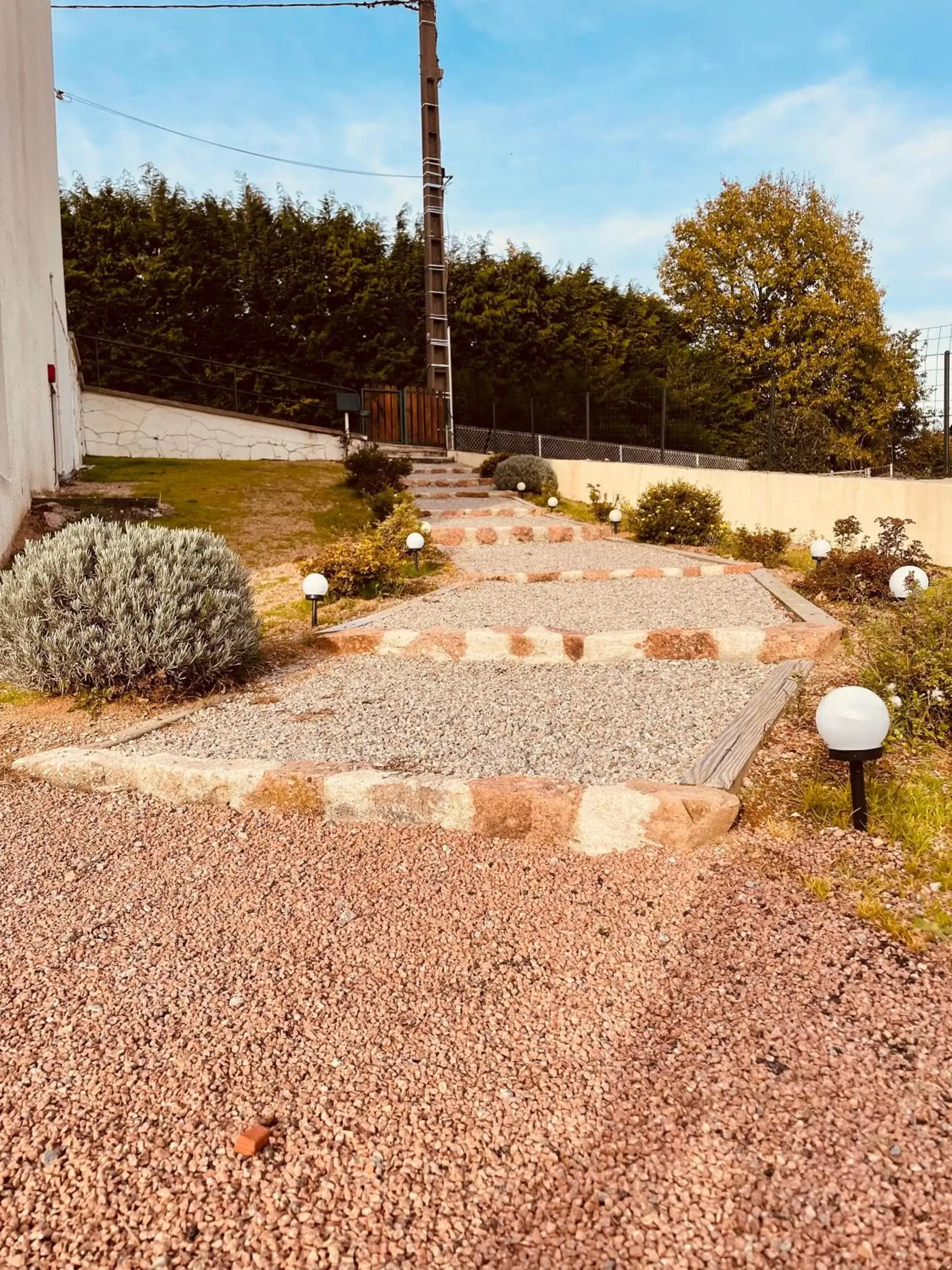 Property building, Garden in Hôtel l'Annexe