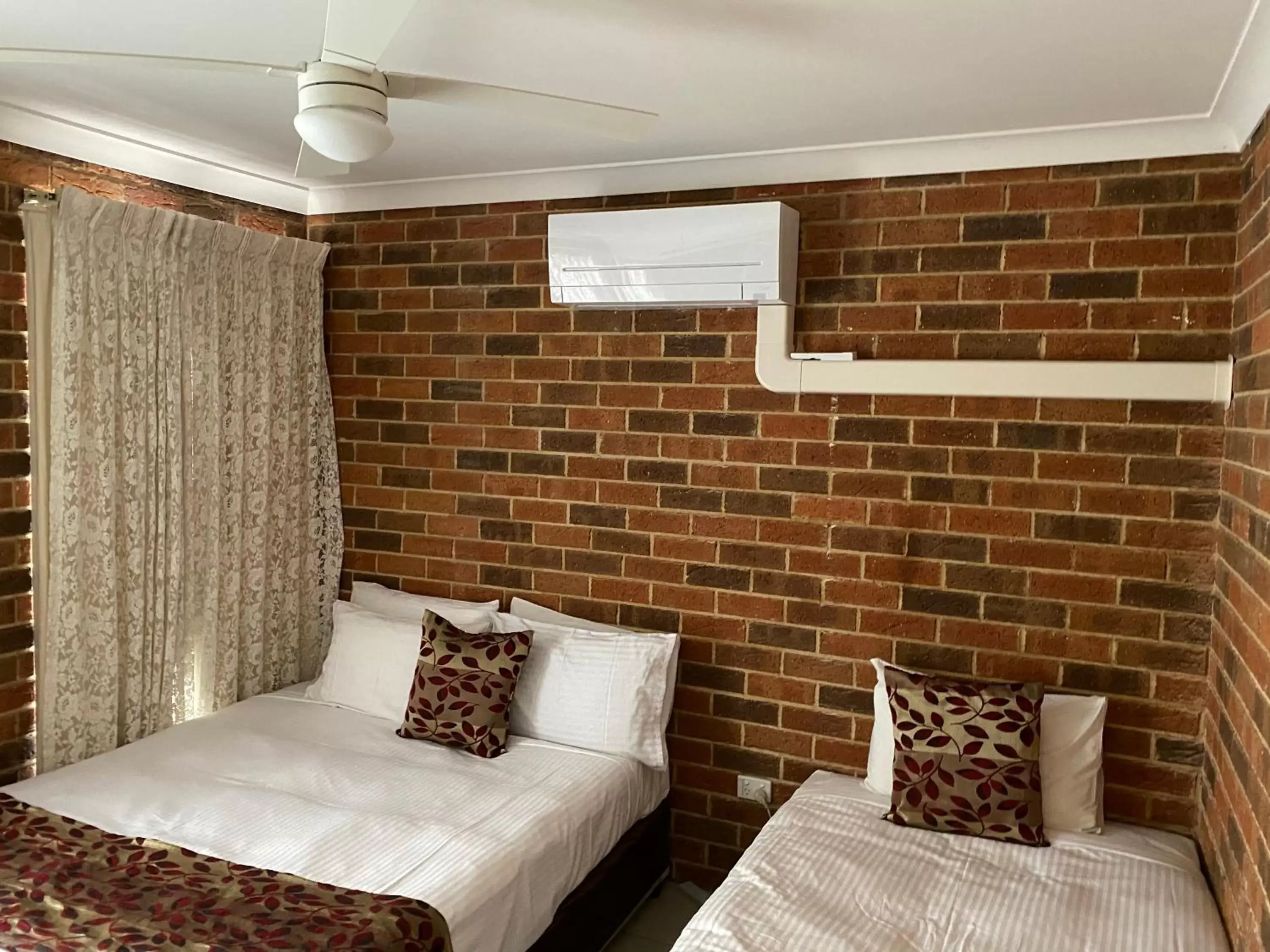 Bed in Aussie Rest Motel