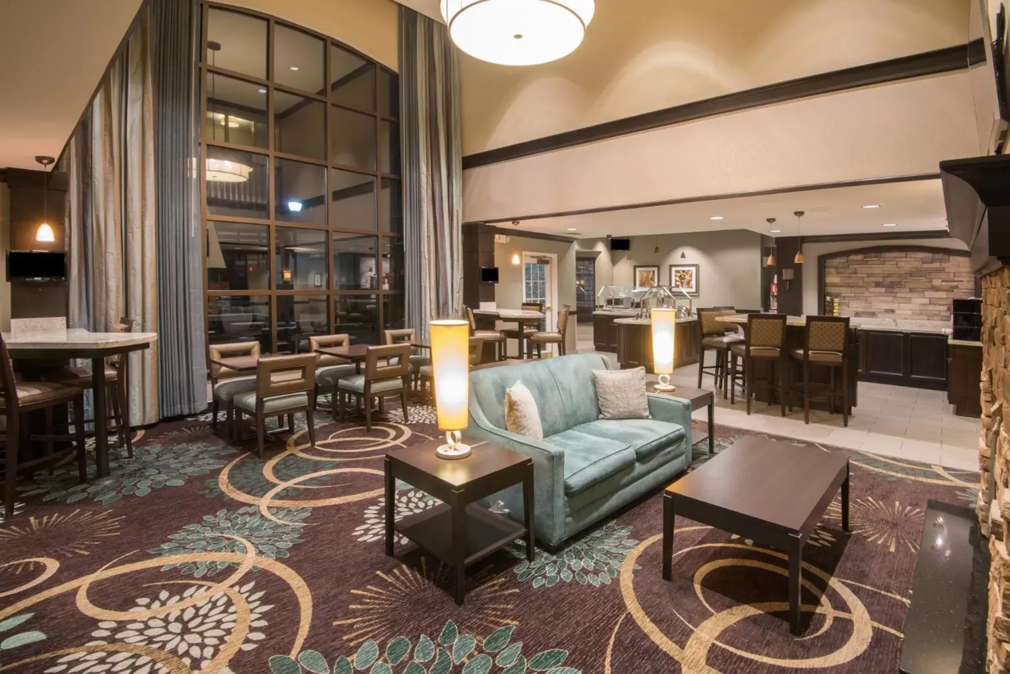 Lobby or reception, Lounge/Bar in Staybridge Suites Columbus-Airport, an IHG Hotel