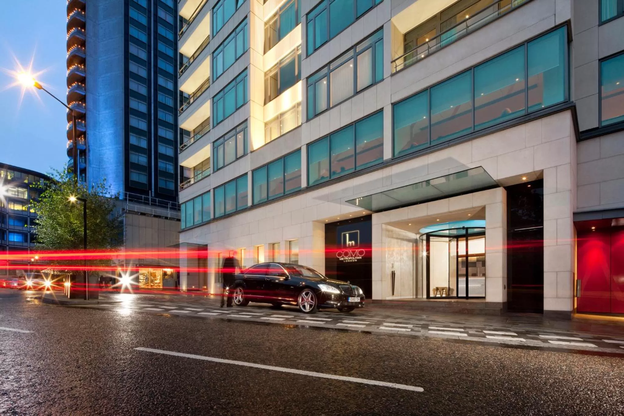 Property building in COMO Metropolitan London