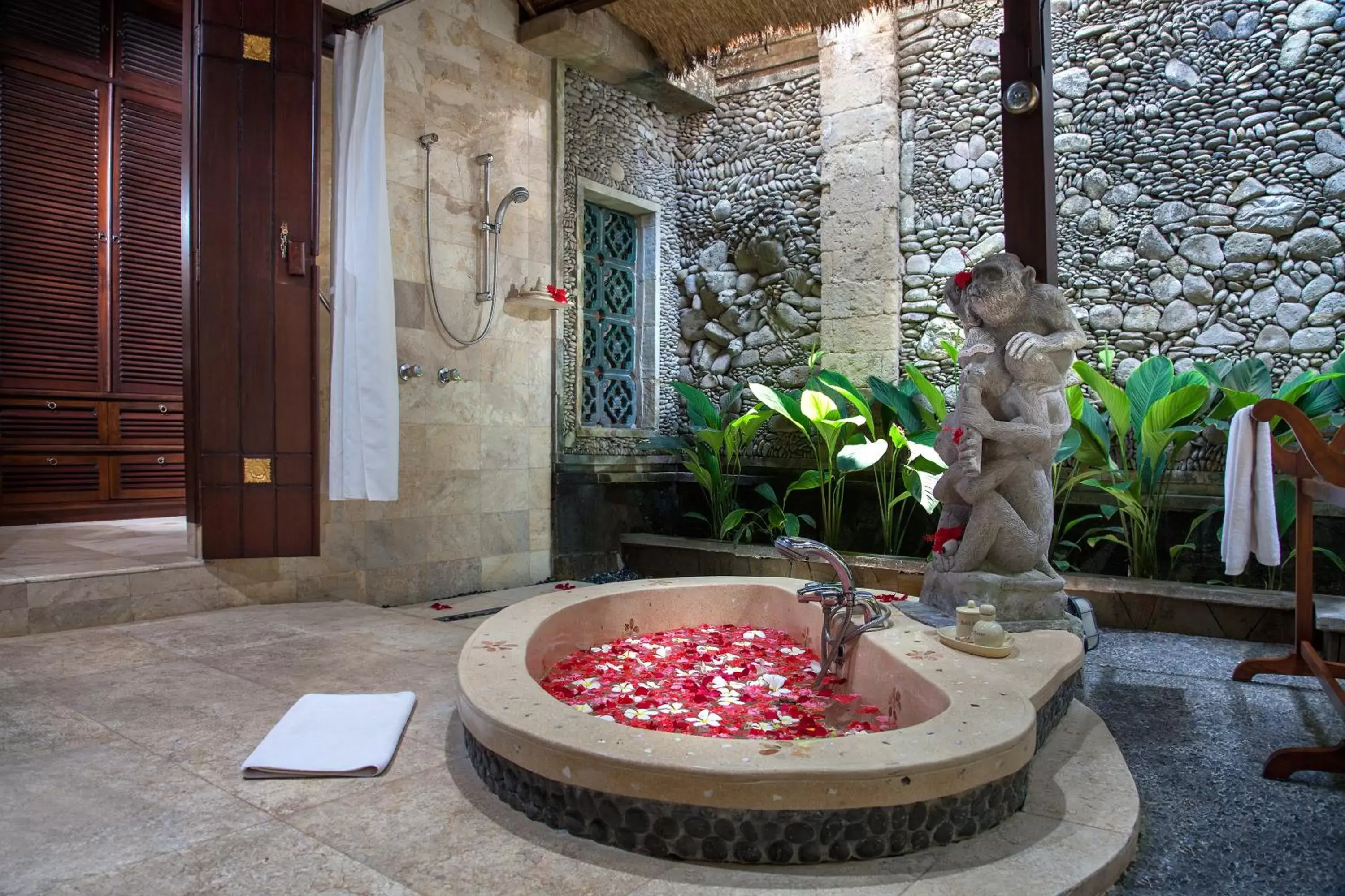 Bathroom in Pita Maha Resort & Spa