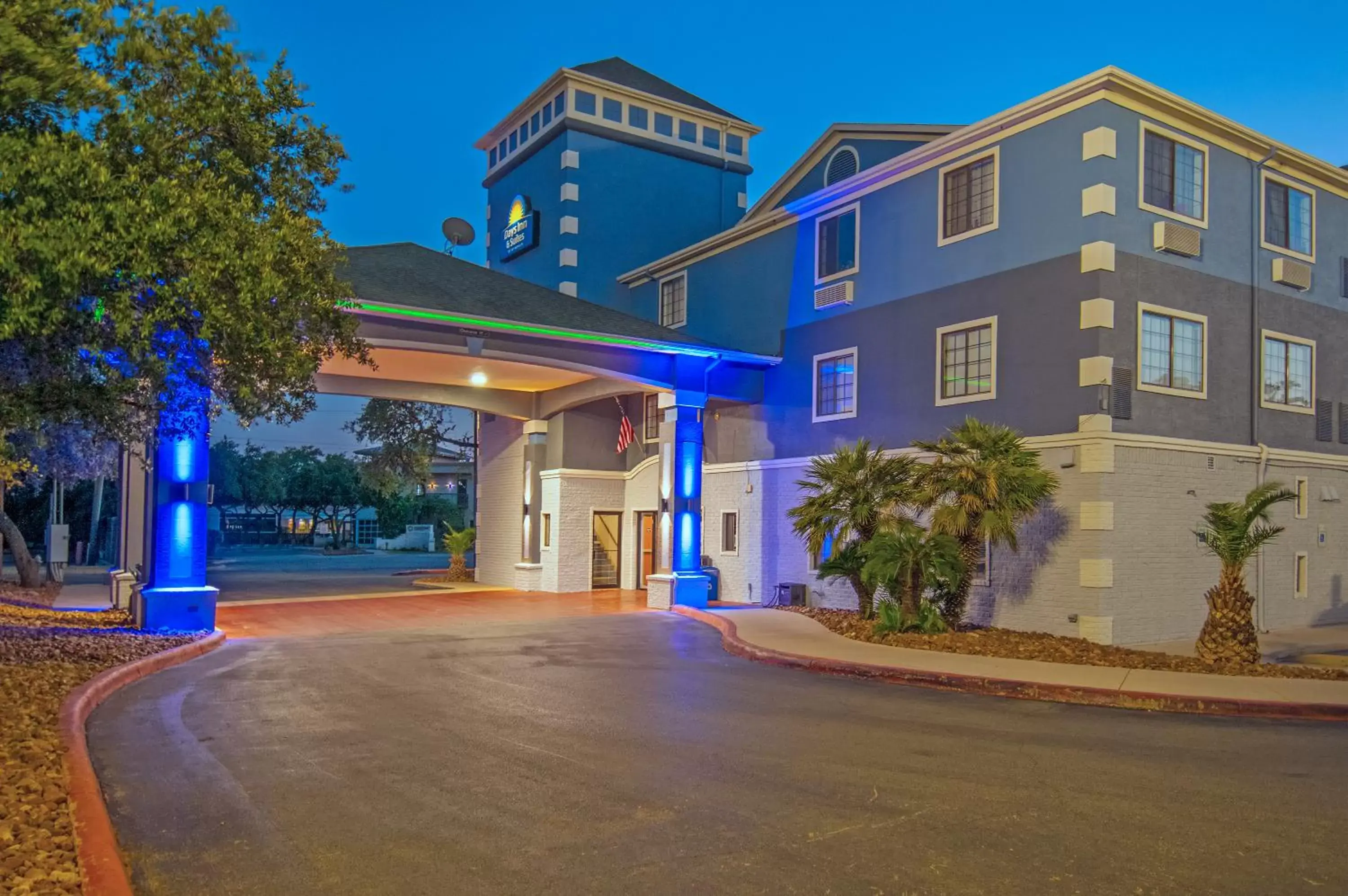 Property Building in Days Inn by Wyndham Suites San Antonio North/Stone Oak