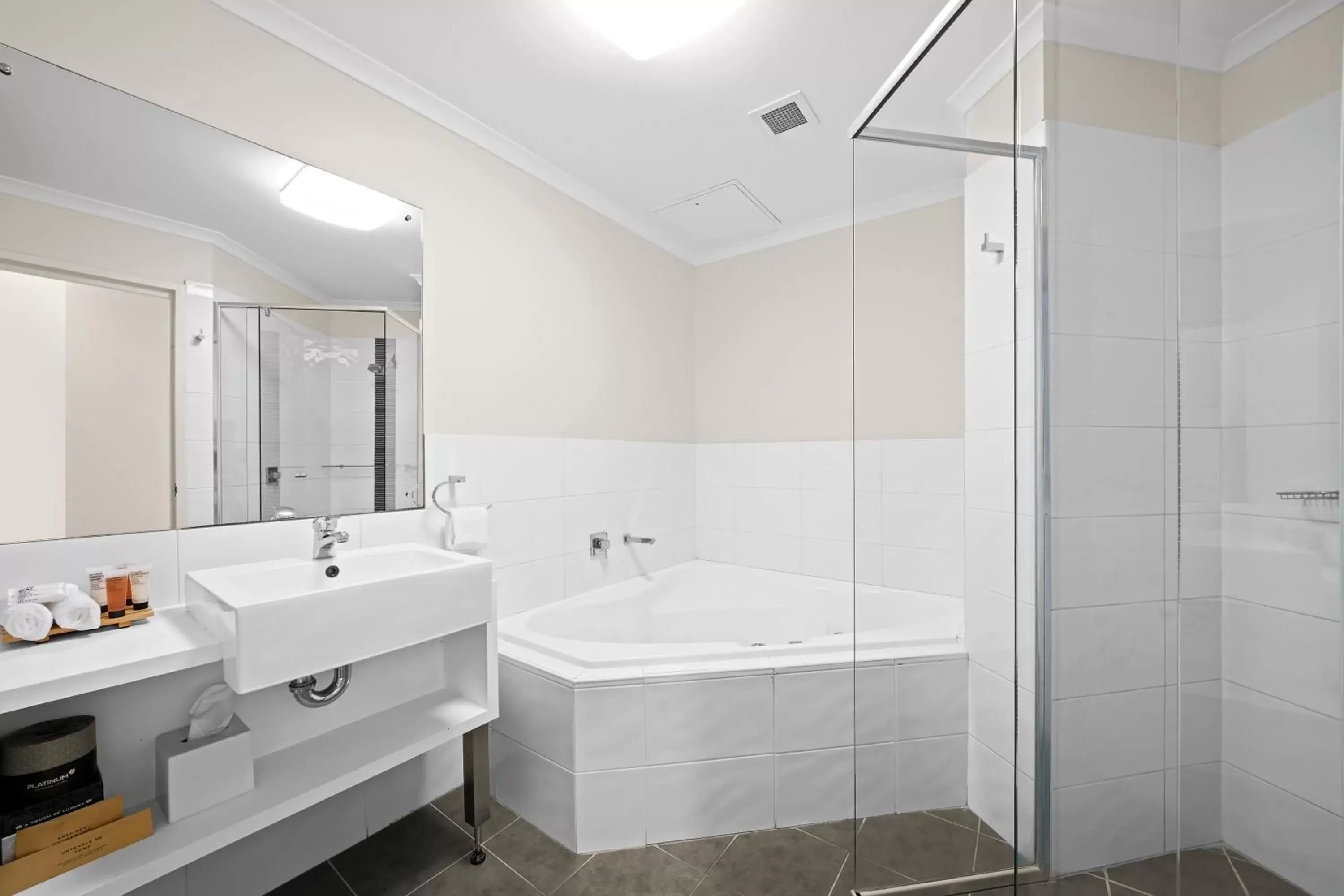 Bathroom in Macquarie Waters Boutique Apartment Hotel