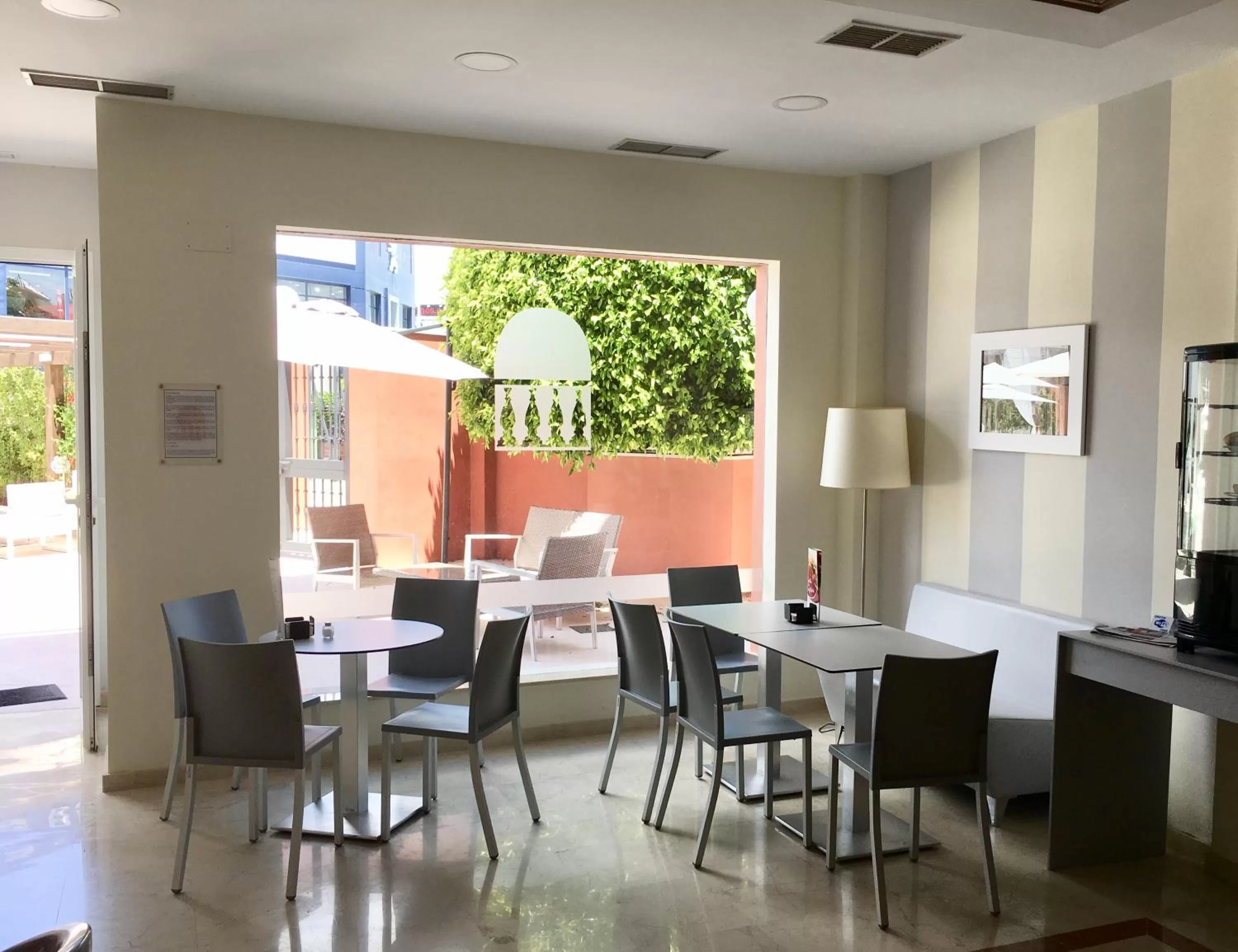 Restaurant/places to eat in Alborán Algeciras