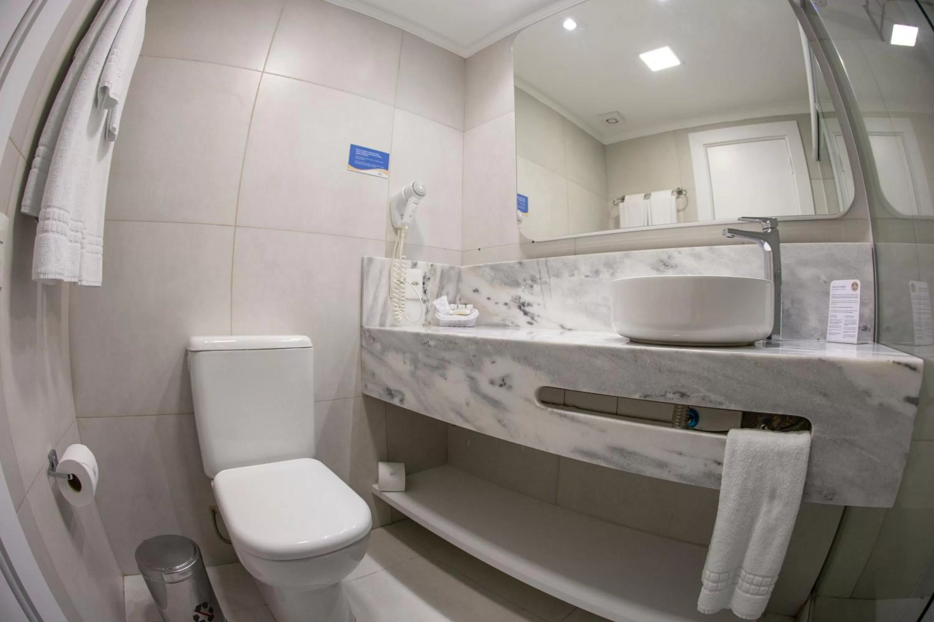 Bathroom in Jurerê Beach Village - Studio Vista Mar