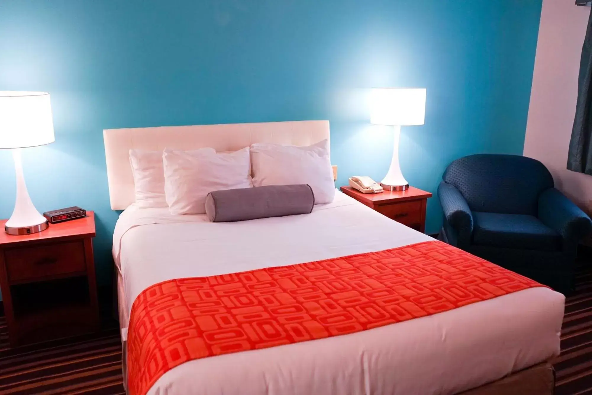 Queen Room - Non-Smoking in Howard Johnson by Wyndham Salinas Queen Room - Non-Smoking in Howard Johnson by Wyndham Salinas