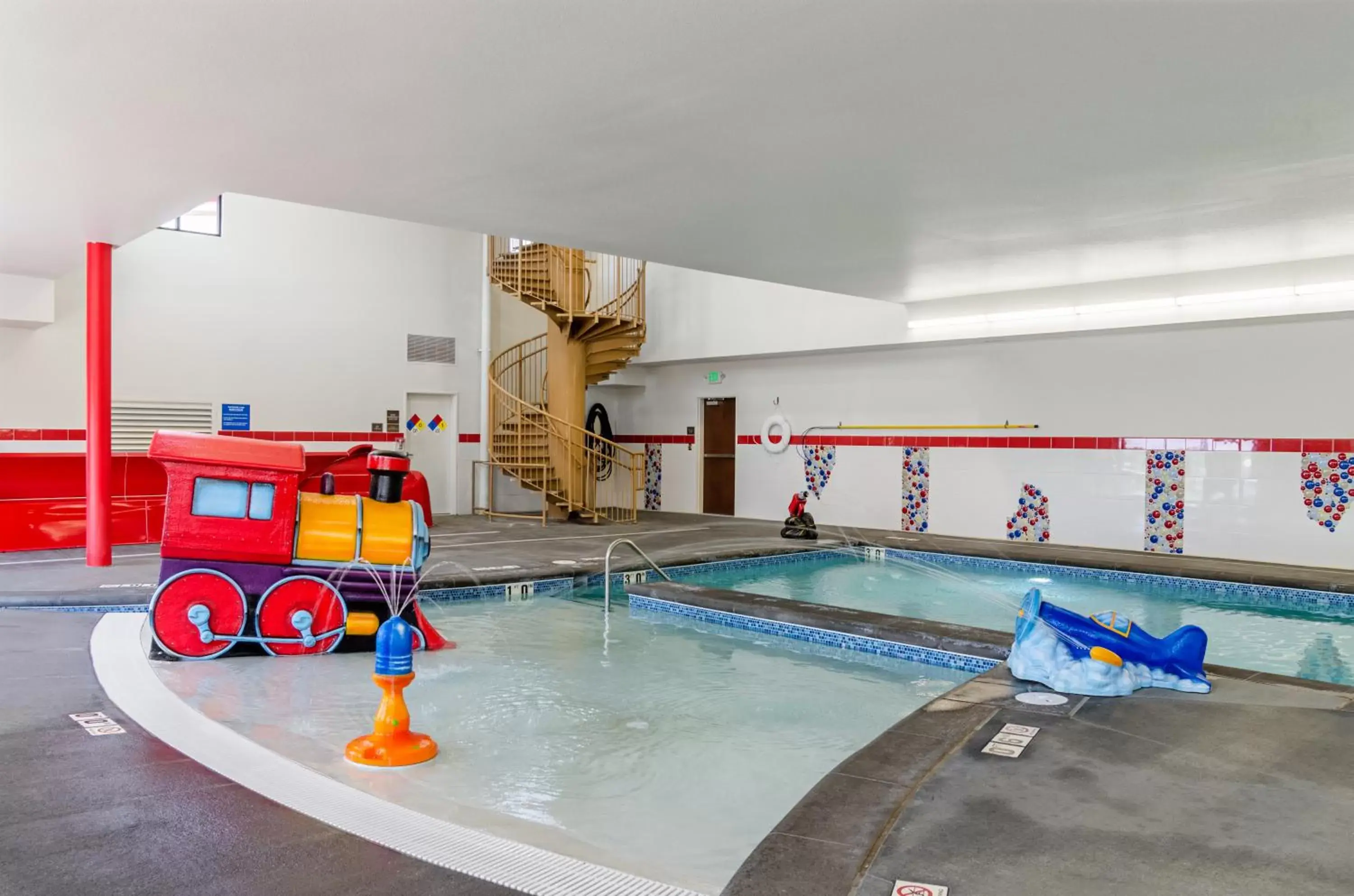 Swimming Pool in Comfort Suites Loveland