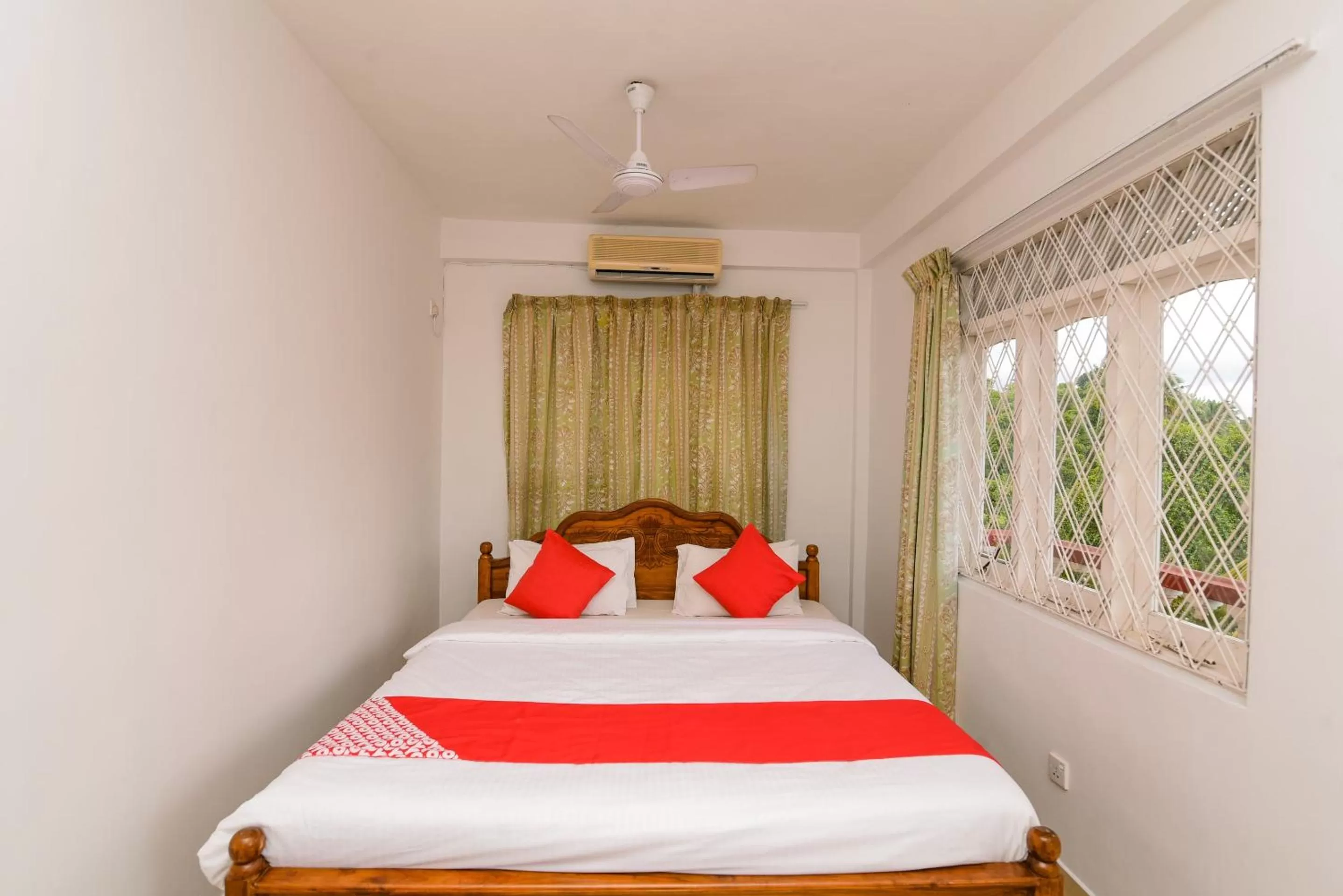 Bedroom, Bed in Blue Haven Guest House