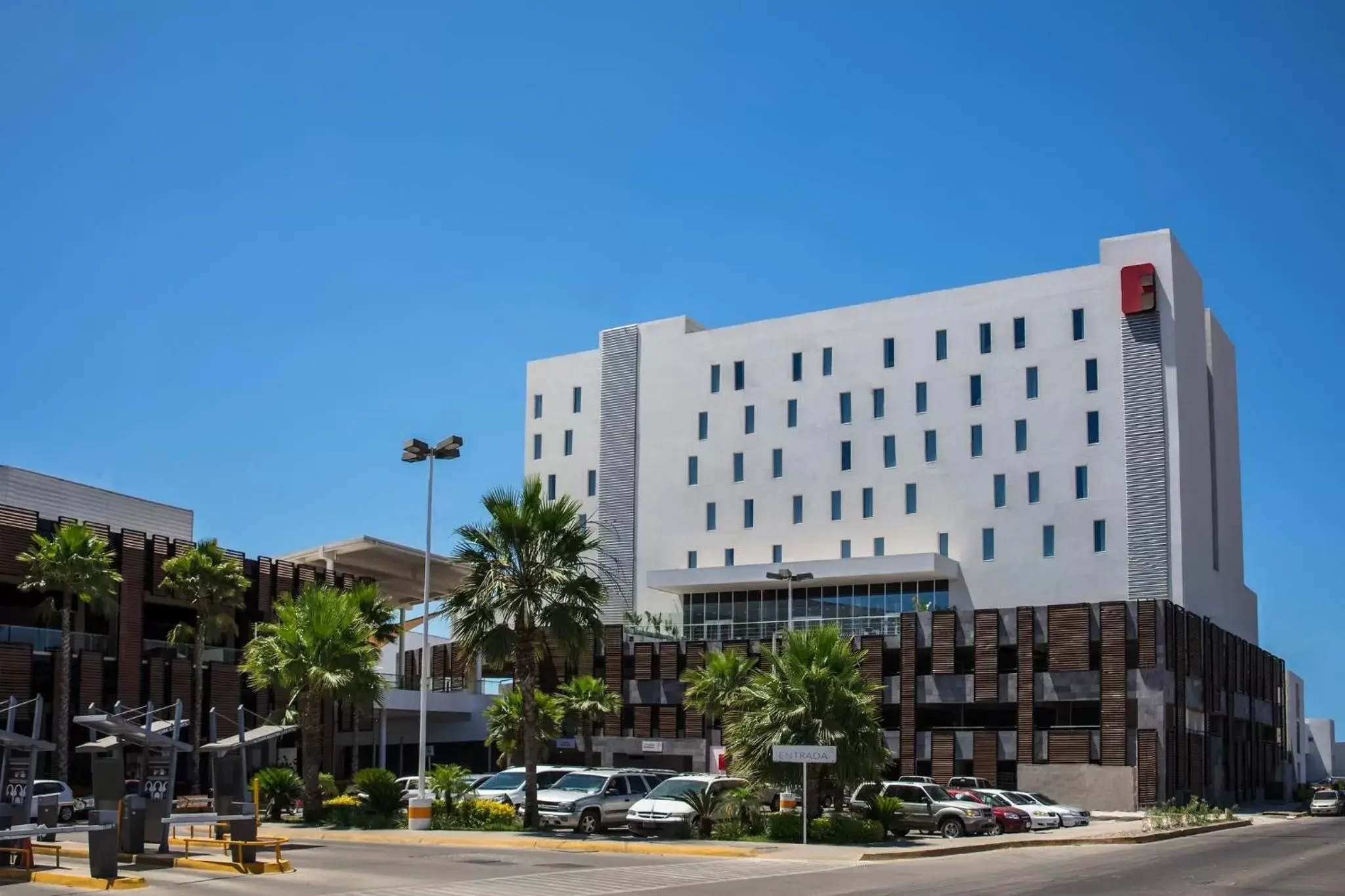 Property building in Fiesta Inn Los Mochis Property building in Fiesta Inn Los Mochis