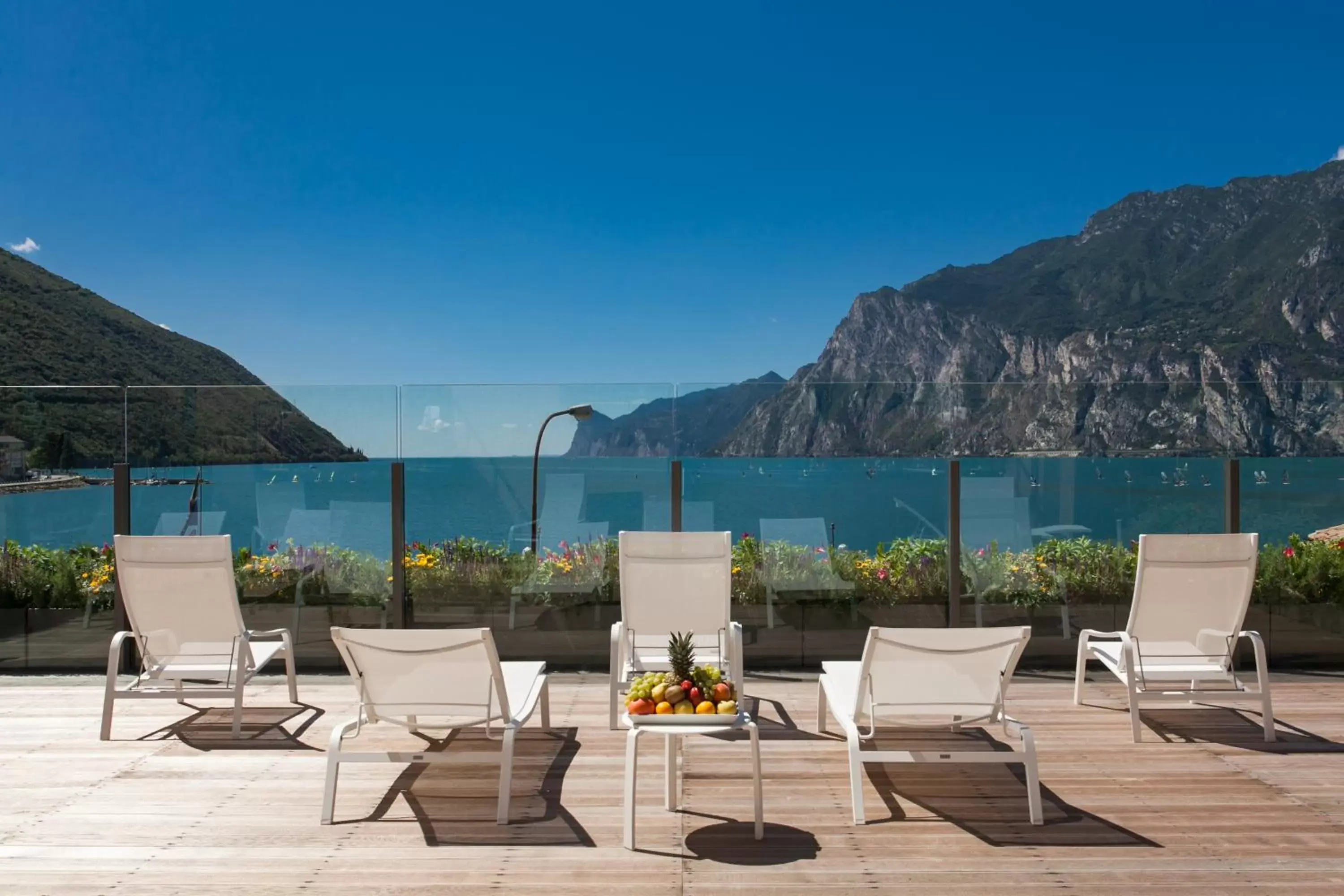 Lake view, Mountain View in Hotel Lago Di Garda