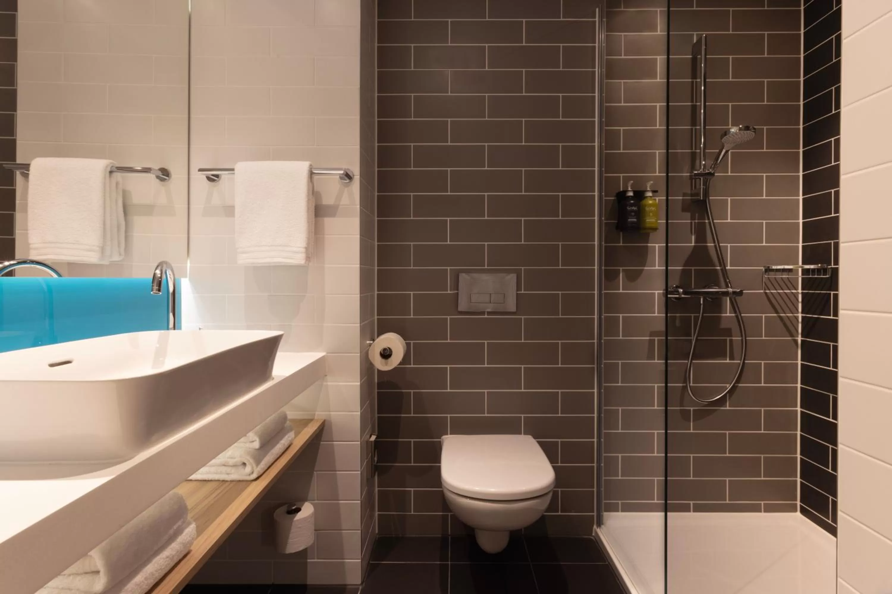 Bathroom in Holiday Inn Express & Suites - Deventer by IHG