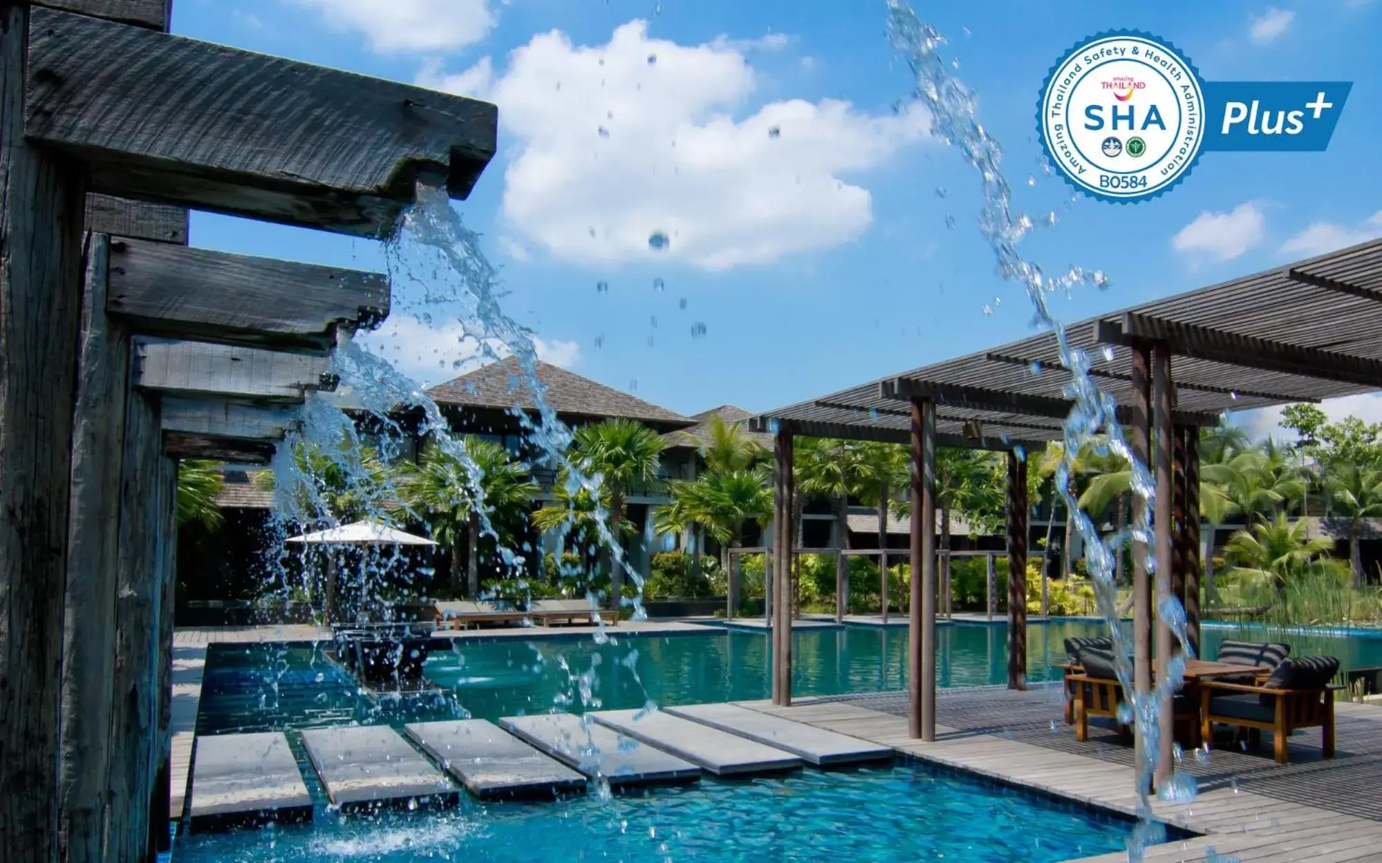 Swimming Pool in Pattara Resort & Spa