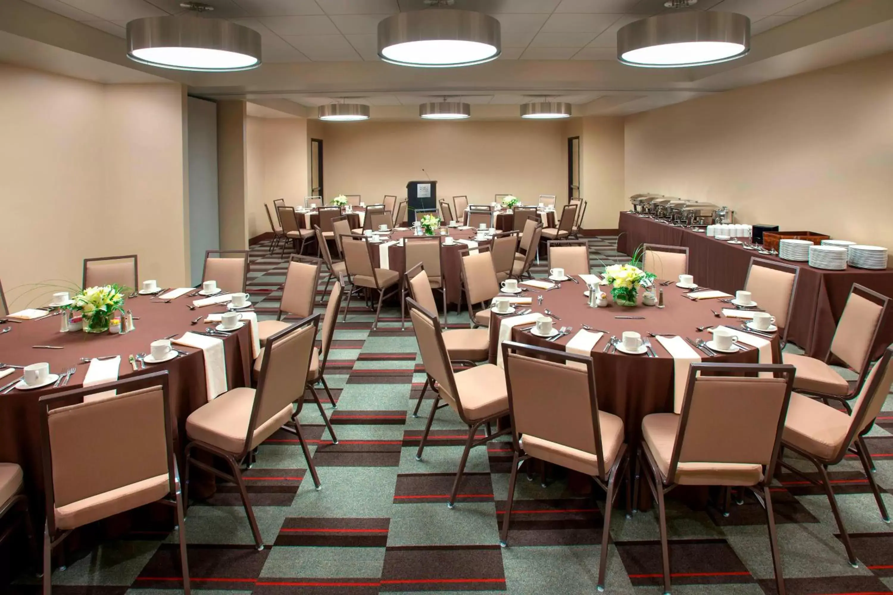 Meeting/conference room, Restaurant/Places to Eat in Four Points by Sheraton Charleston