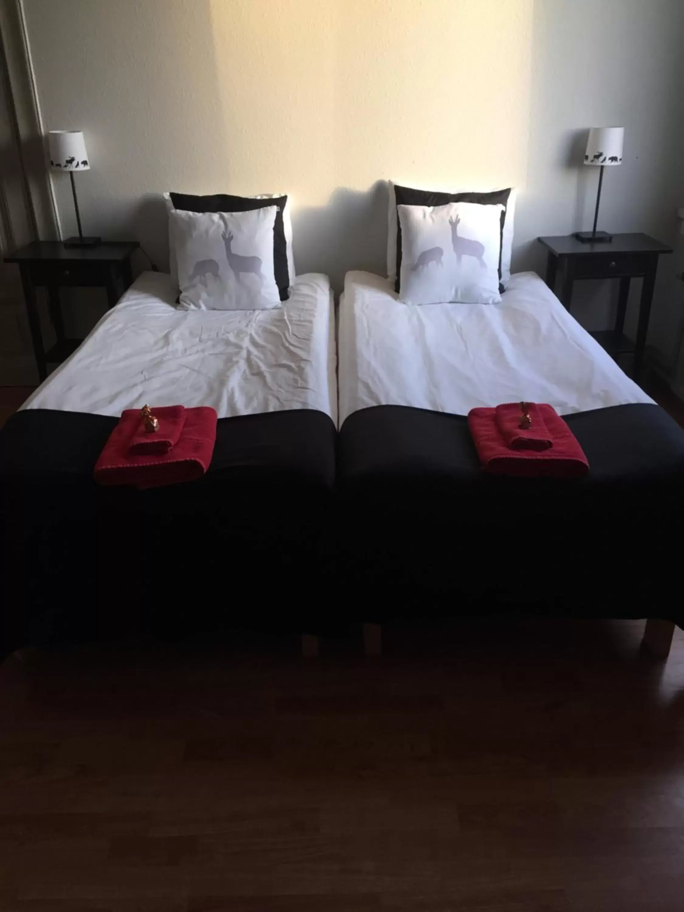 Quadruple Room with Private Bathroom - single occupancy in Norrgården i Sandviken Quadruple Room with Private Bathroom - single occupancy in Norrgården i Sandviken