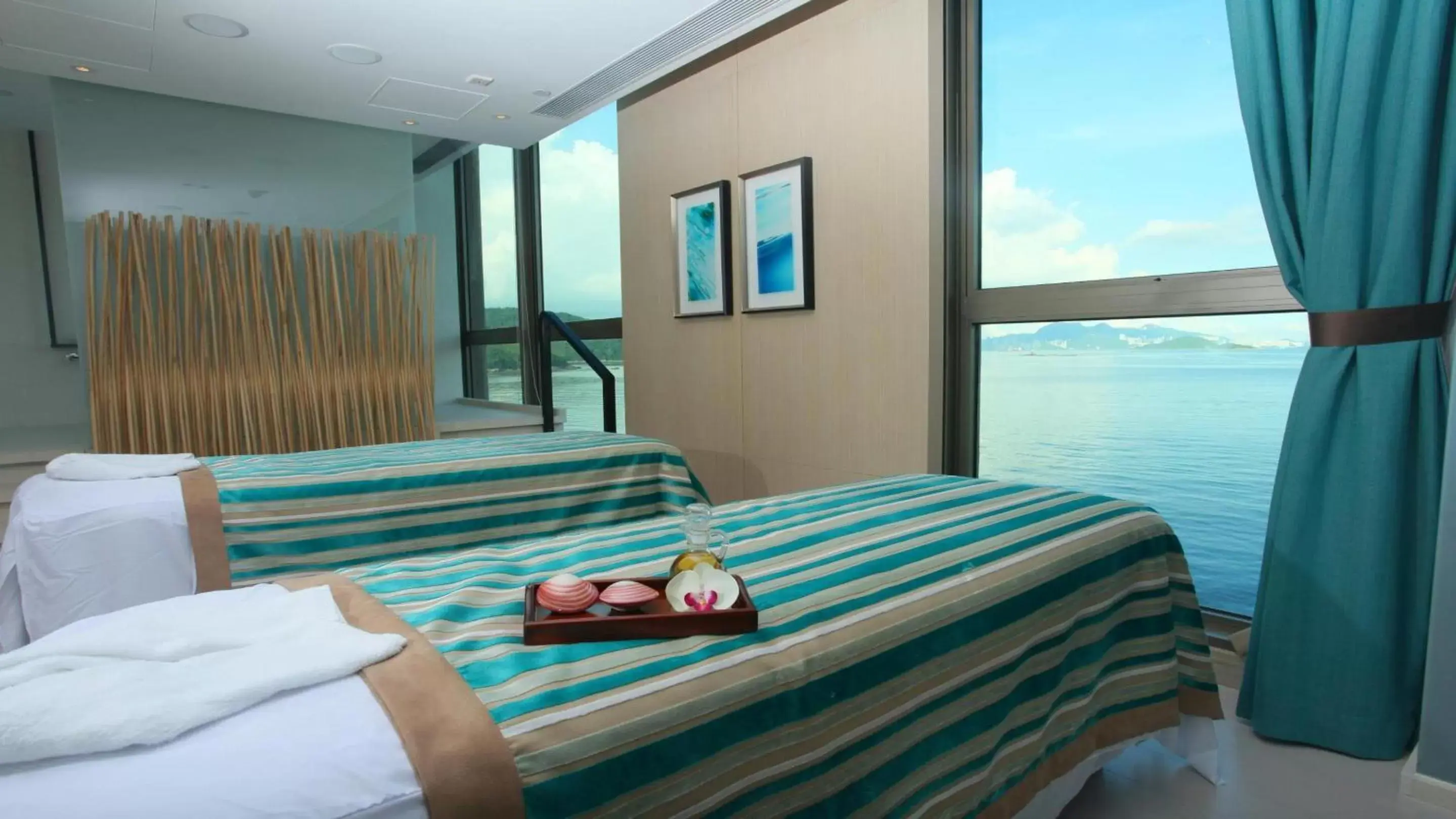 Spa and wellness centre/facilities, Bed in Auberge Discovery Bay Hong Kong