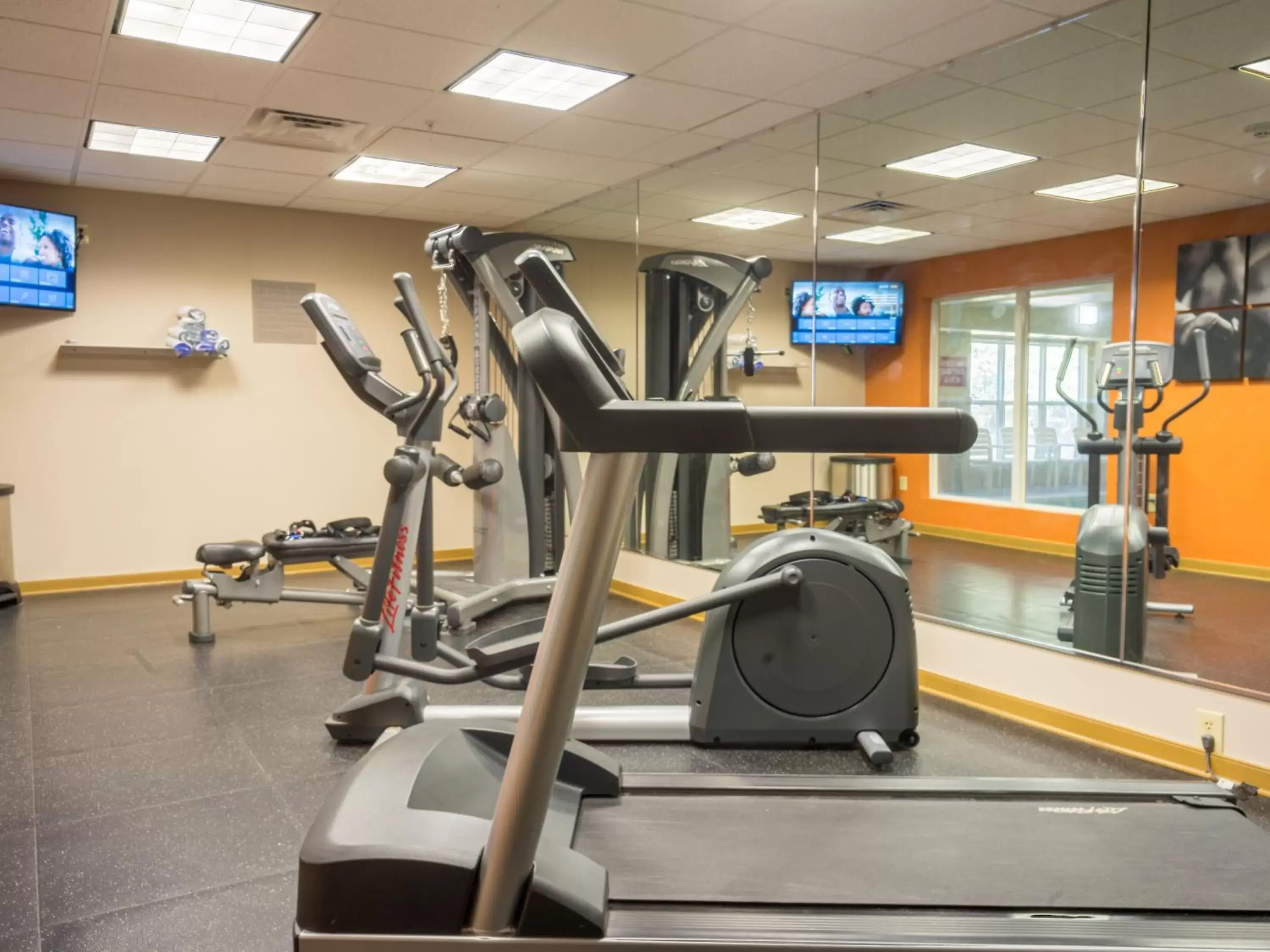 Fitness Center/Facilities in Country Inn & Suites by Radisson, Doswell (Kings Dominion), VA