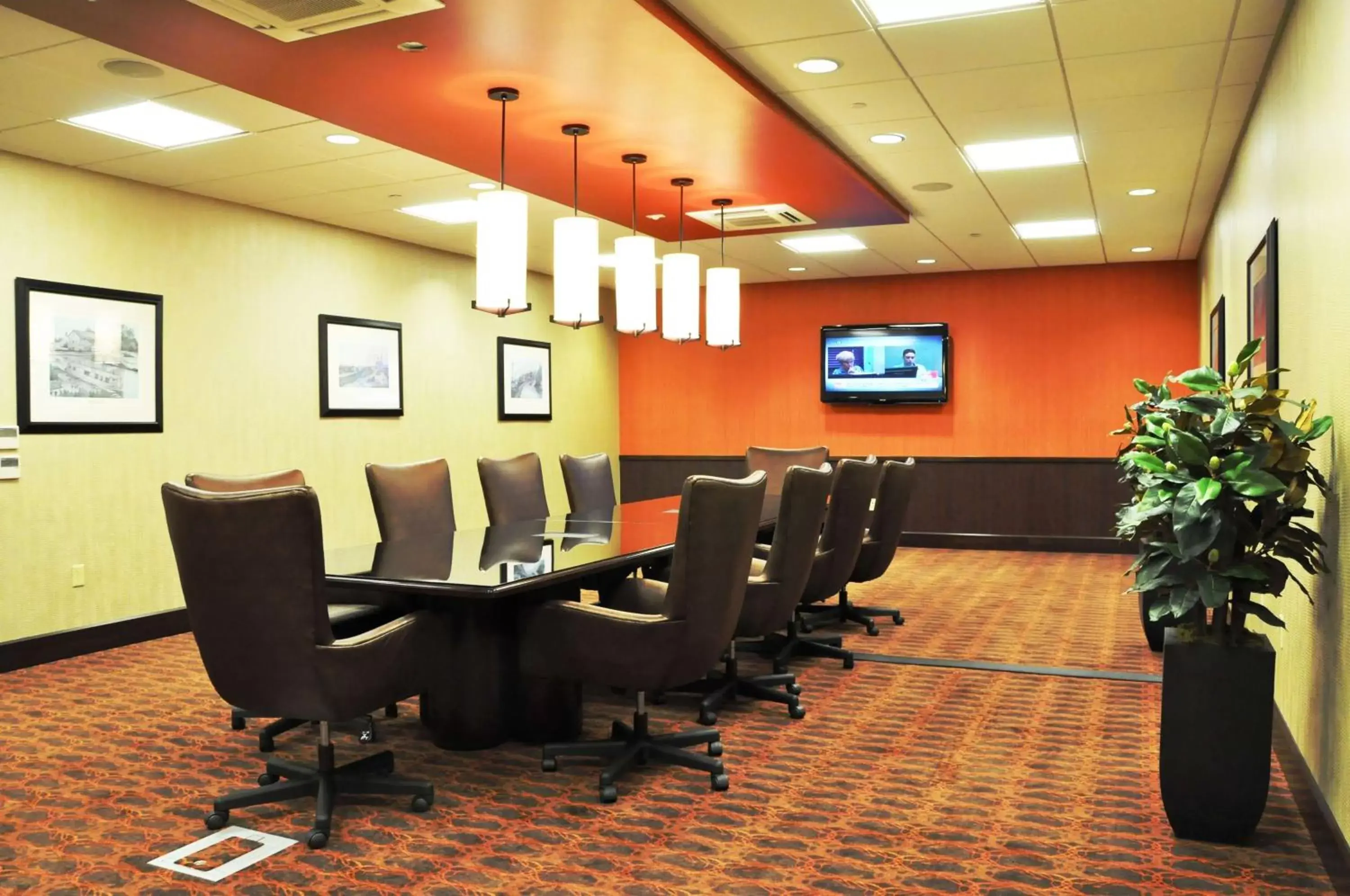 Meeting/conference room in Hampton Inn & Suites Cincinnati / Uptown - University Area