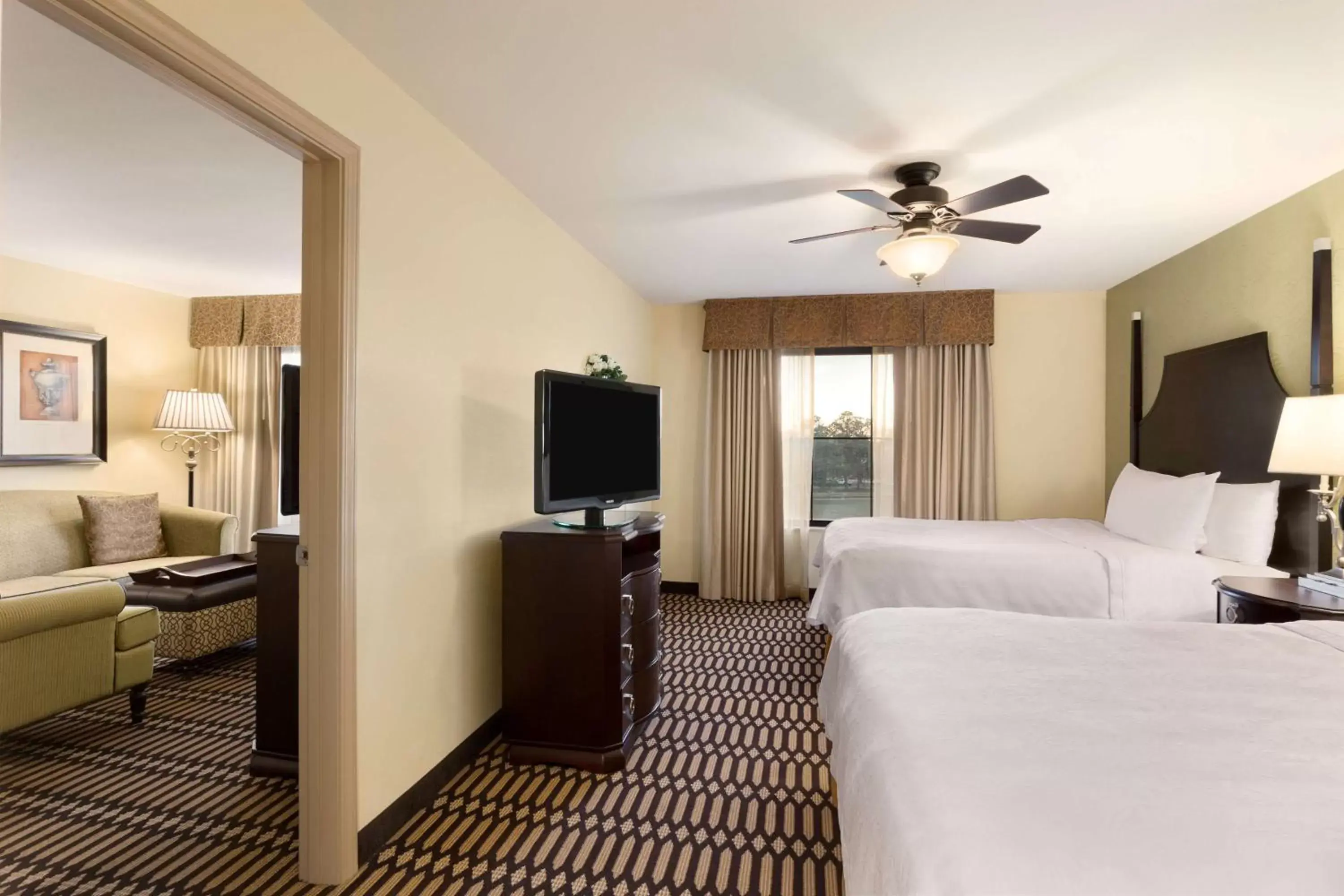 Bed, TV/Entertainment Center in Homewood Suites Lafayette-Airport