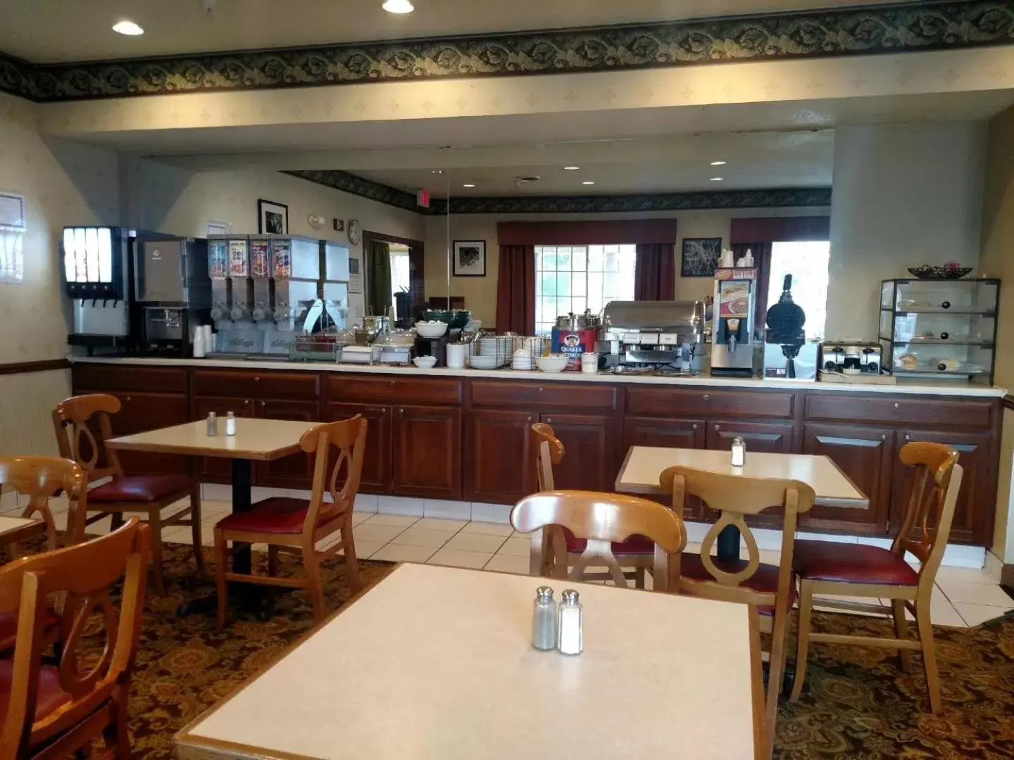Restaurant/Places to Eat in AmericInn by Wyndham, Galesburg, IL