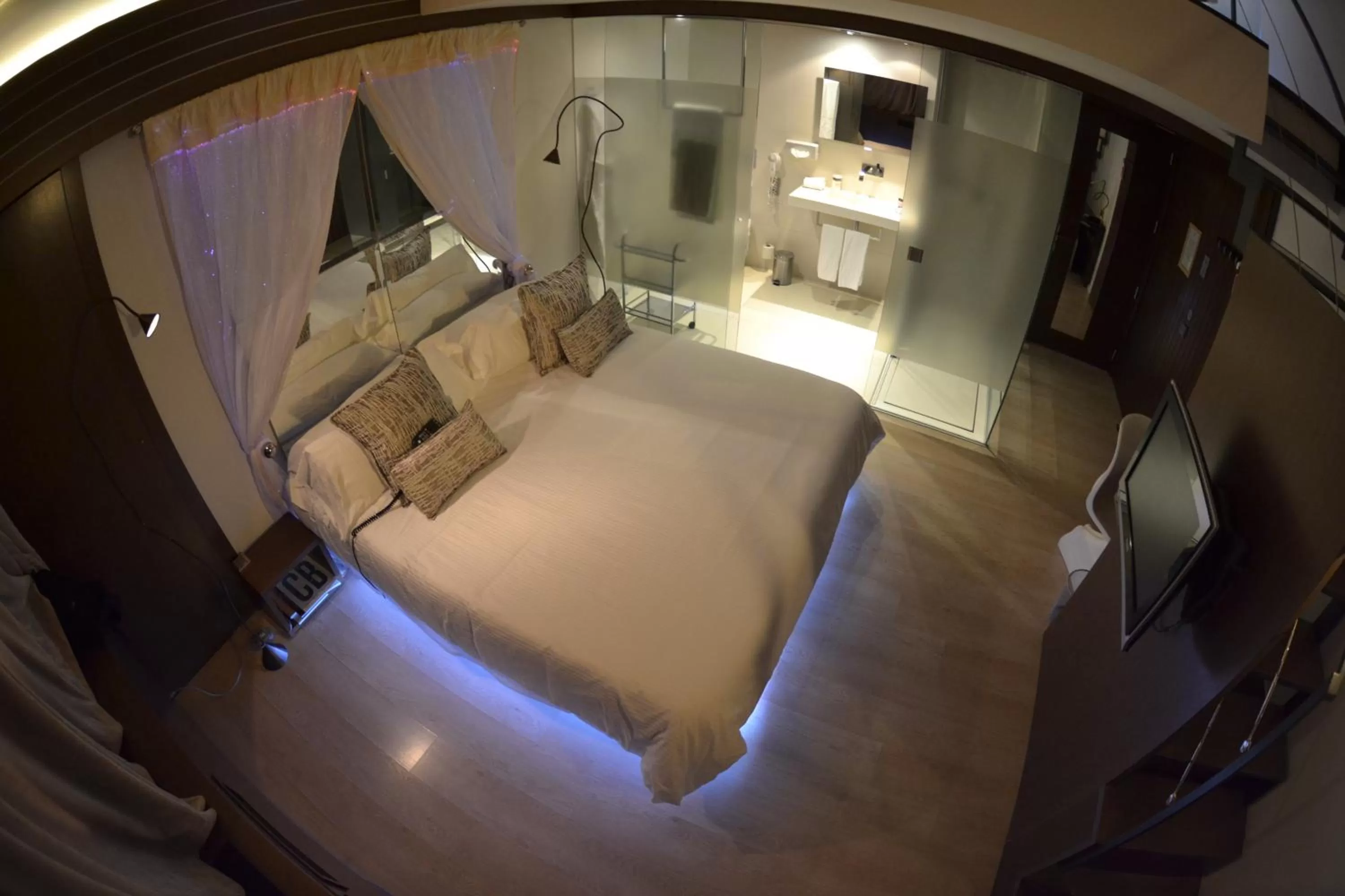 Bed in Hotel Museu Llegendes de Girona