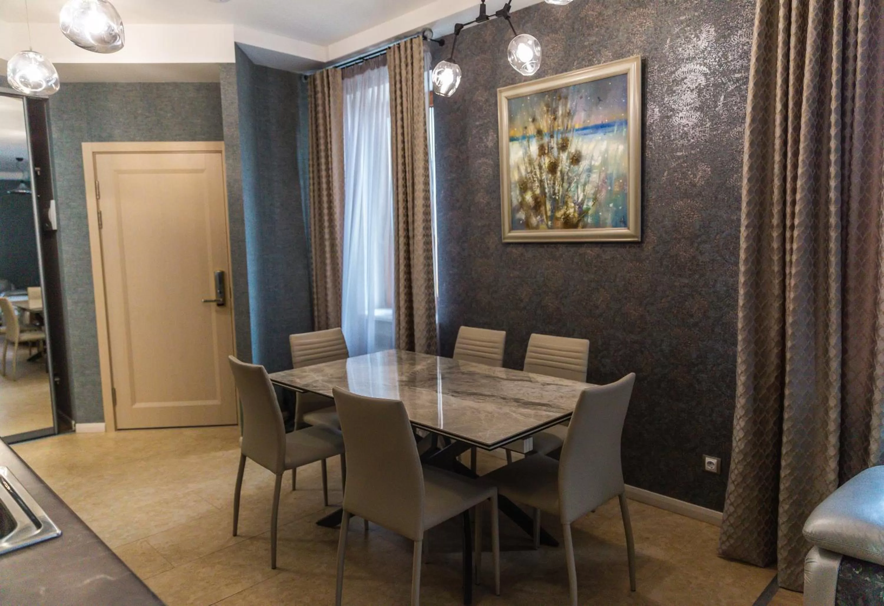 Communal lounge/ TV room in Hotel "Mandarin Clubhouse"