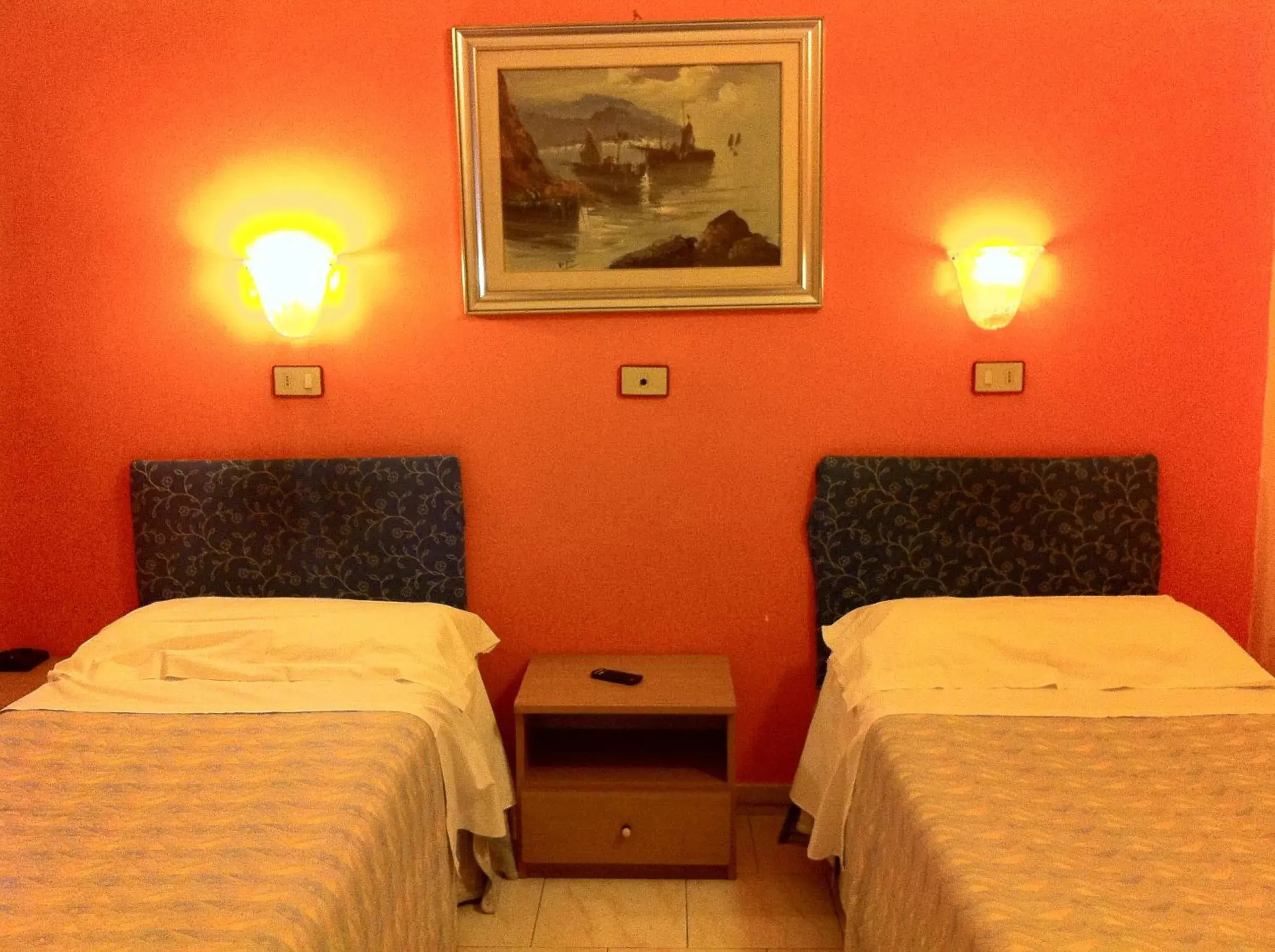 Bedroom, Bed in Hotel Pensione Romeo