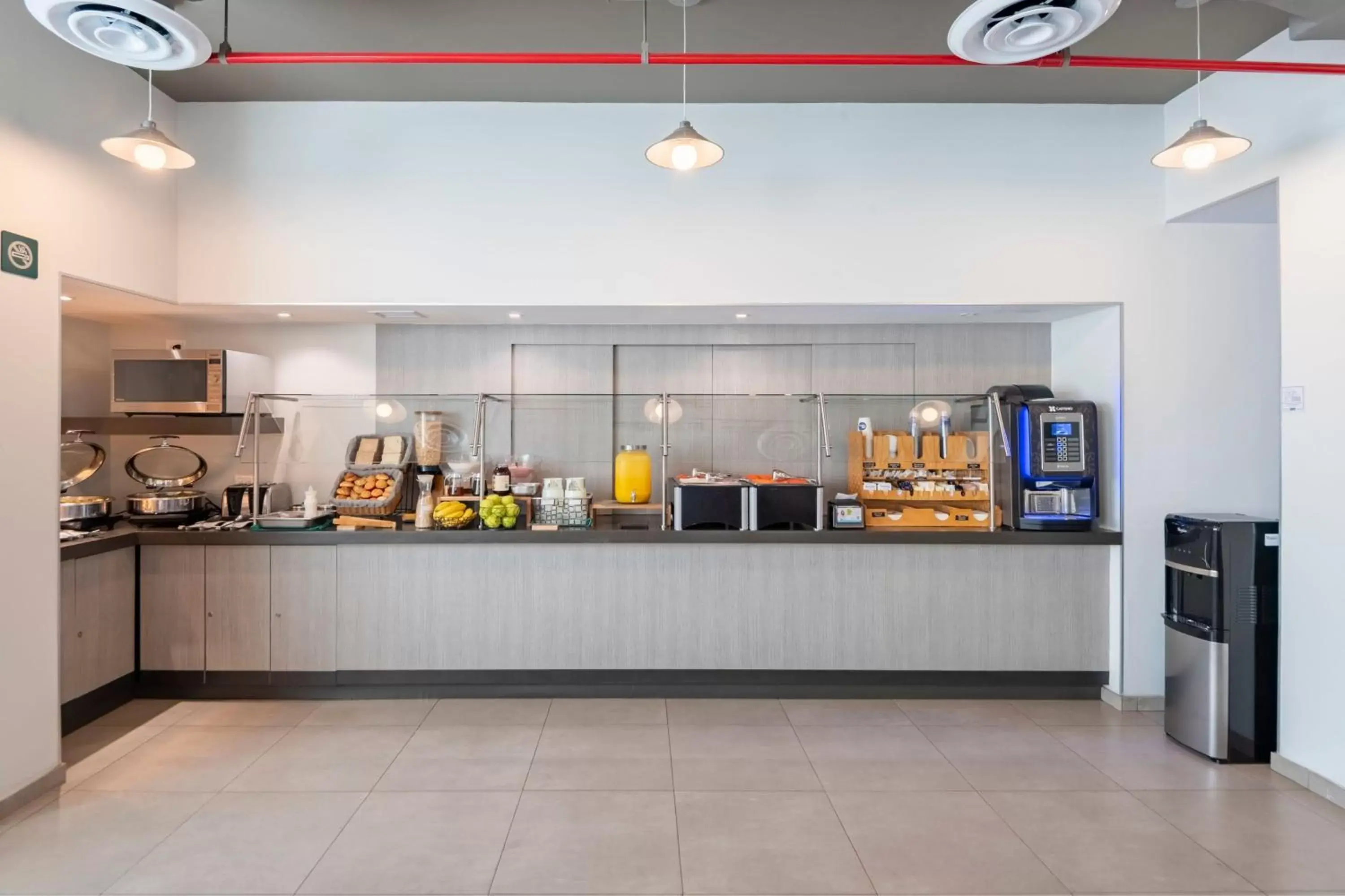 Breakfast, Kitchen/Kitchenette in City Express Junior by Marriott Merida Altabrisa