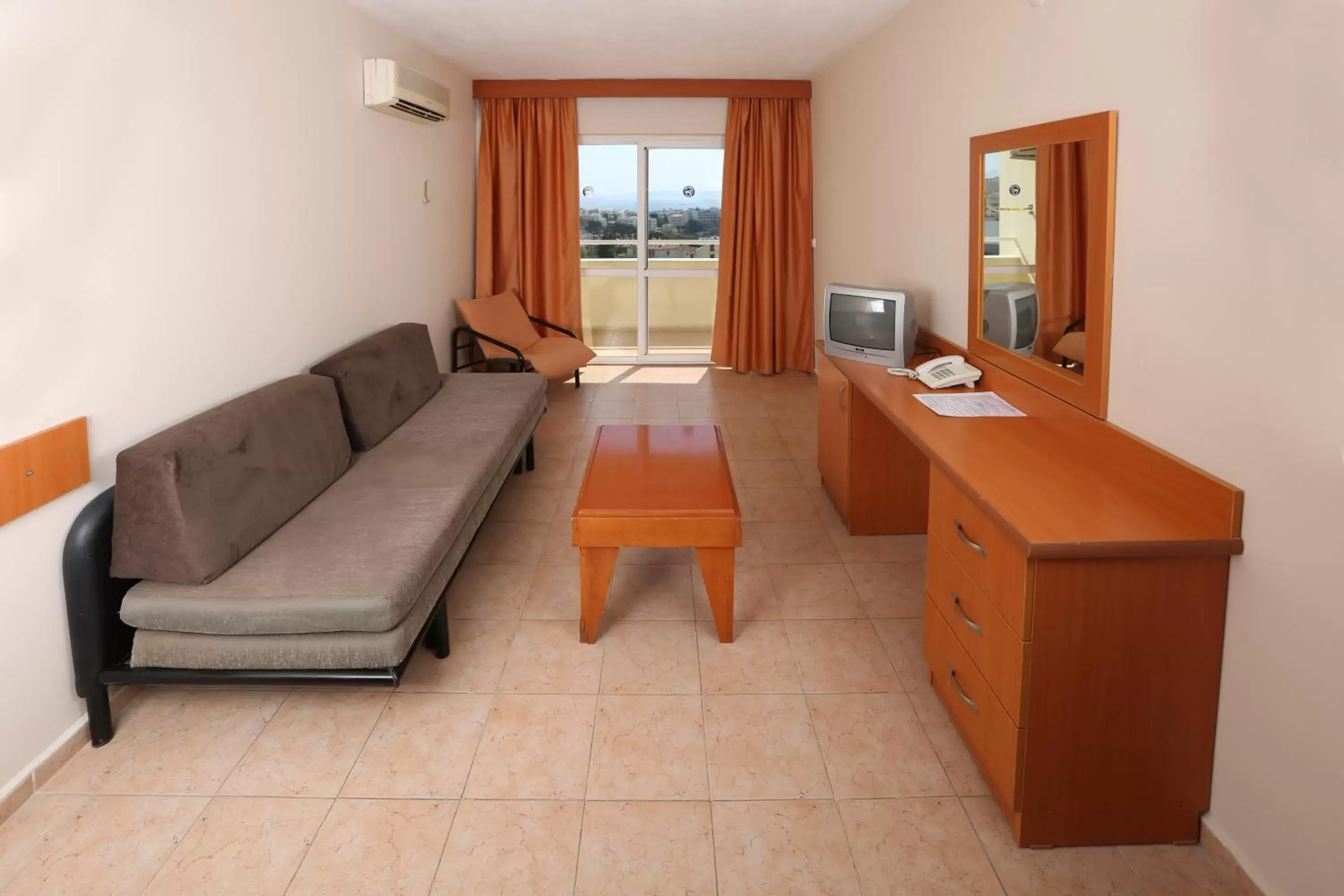 Living room, Seating Area in Tuntas Family Suites Kusadasi