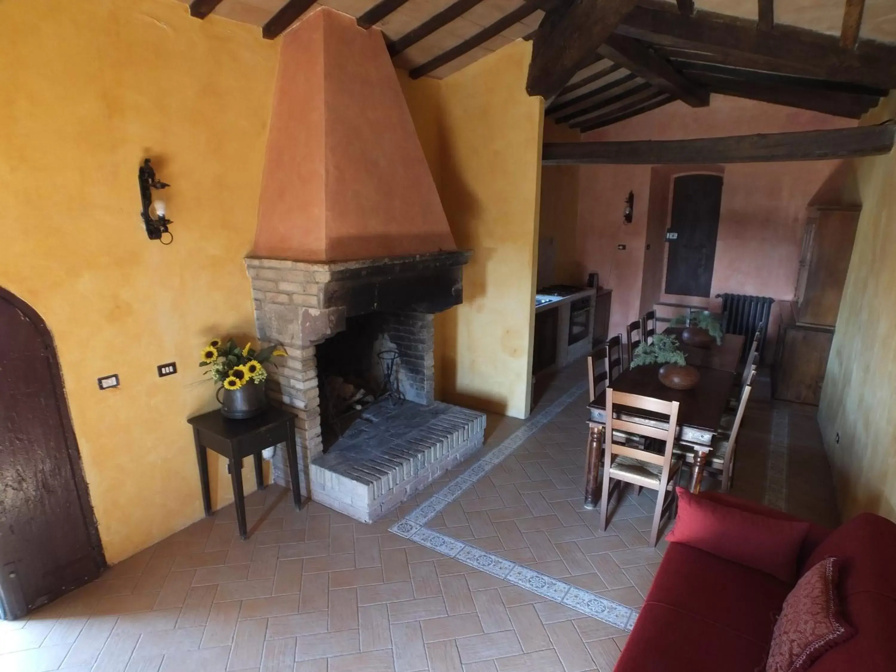 Kitchen or kitchenette, Seating Area in Castello Di Giomici