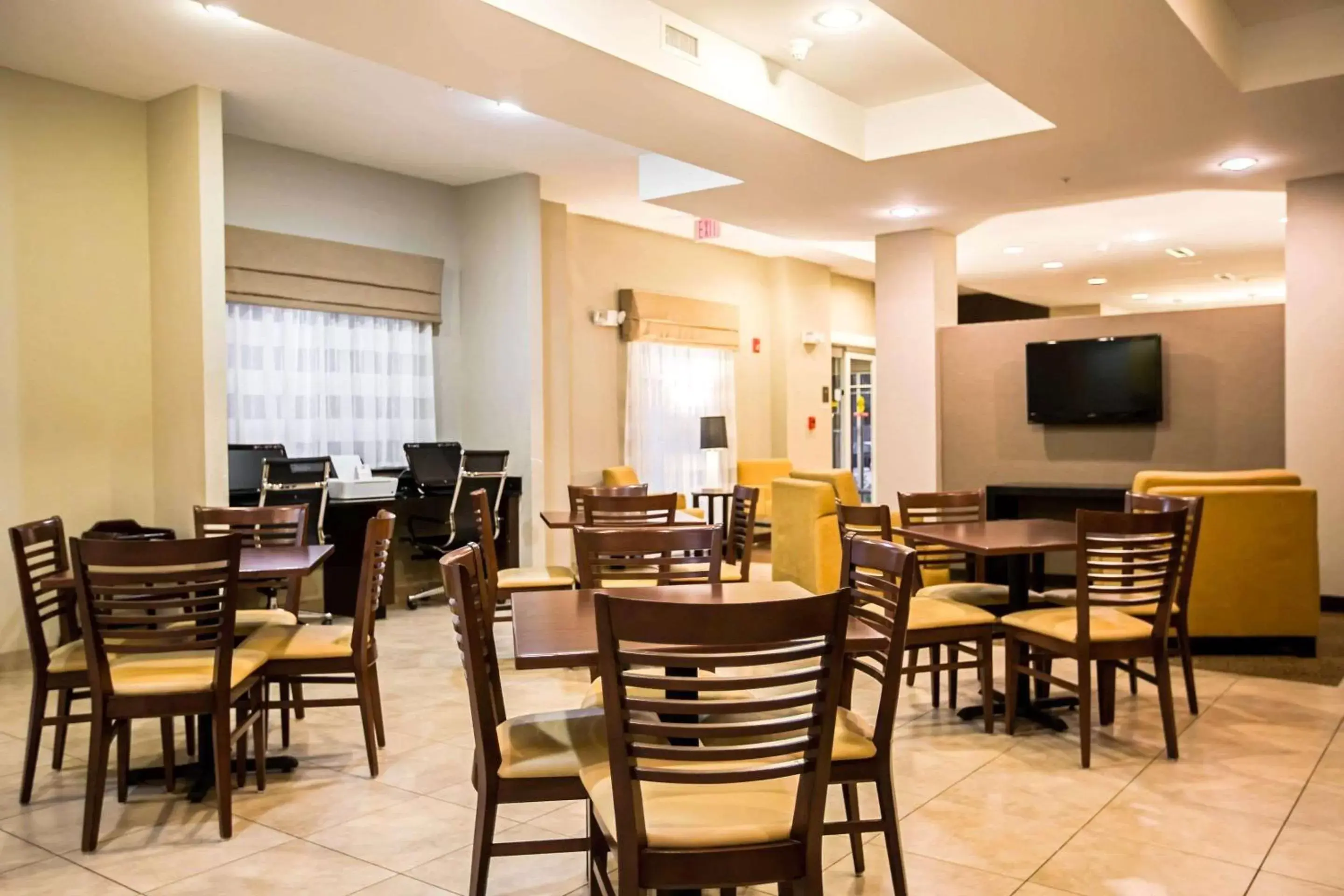 Restaurant/Places to Eat in Sleep Inn & Suites Marion - Military Institute