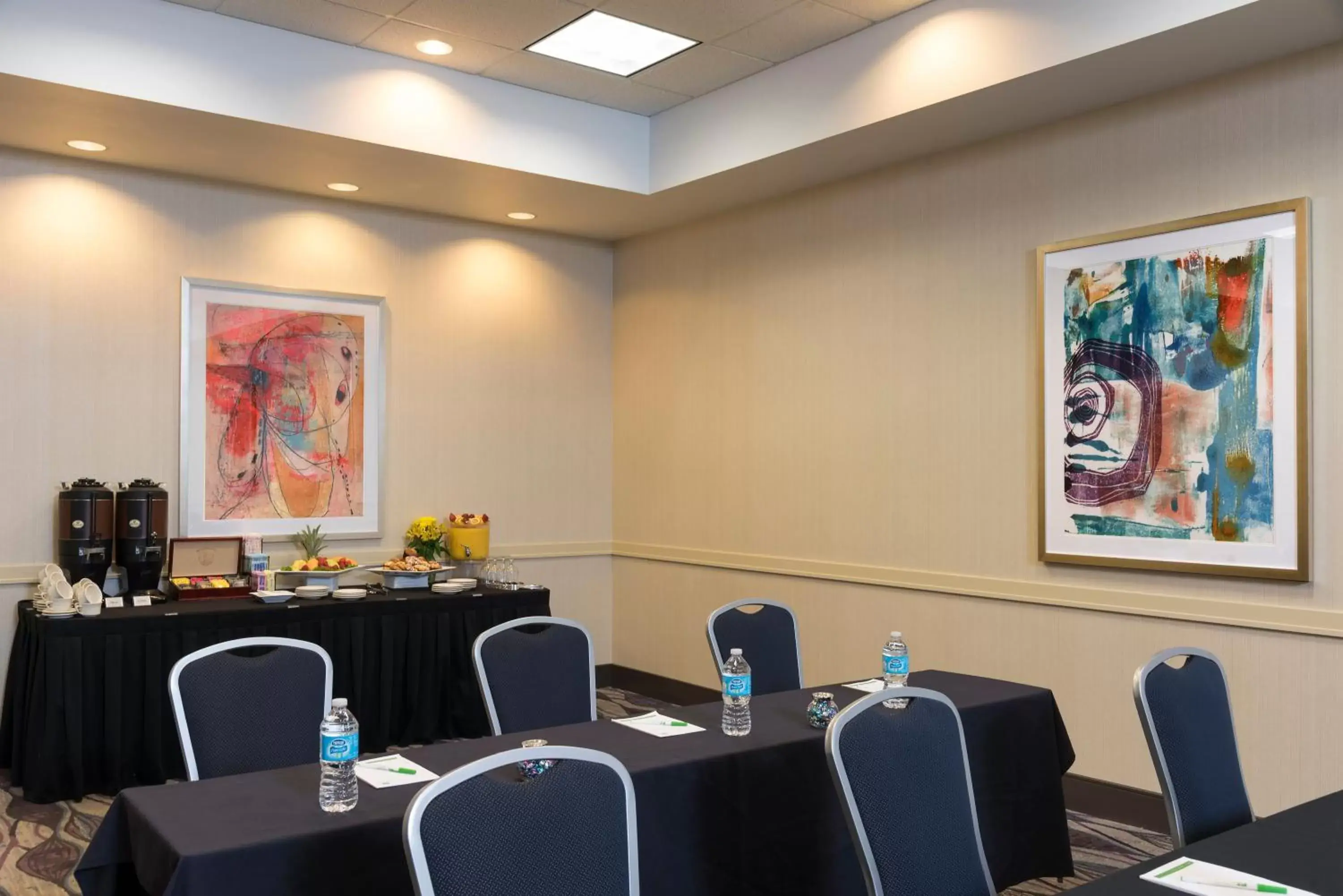 Meeting/conference room, Restaurant/Places to Eat in Holiday Inn Chicago - Elk Grove, an IHG Hotel
