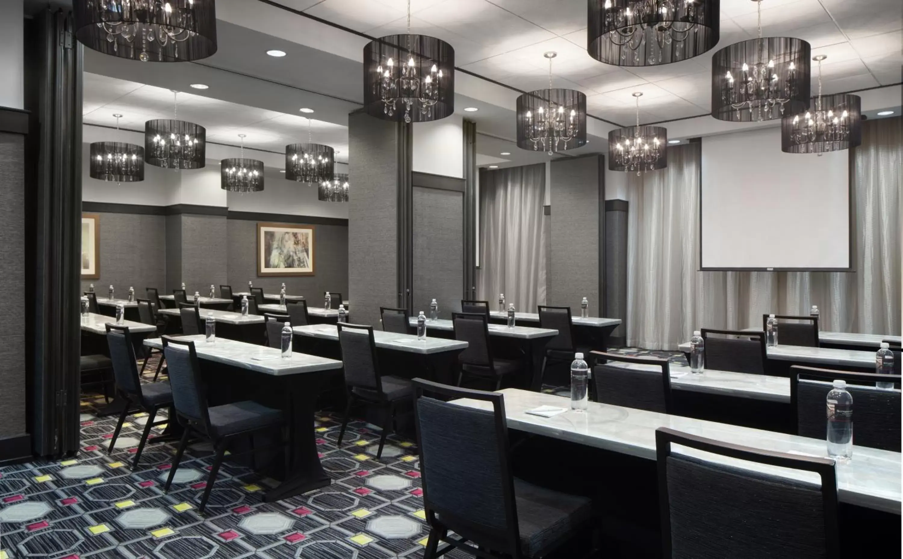 Meeting/conference room, Restaurant/Places to Eat in Silversmith Hotel Chicago Downtown