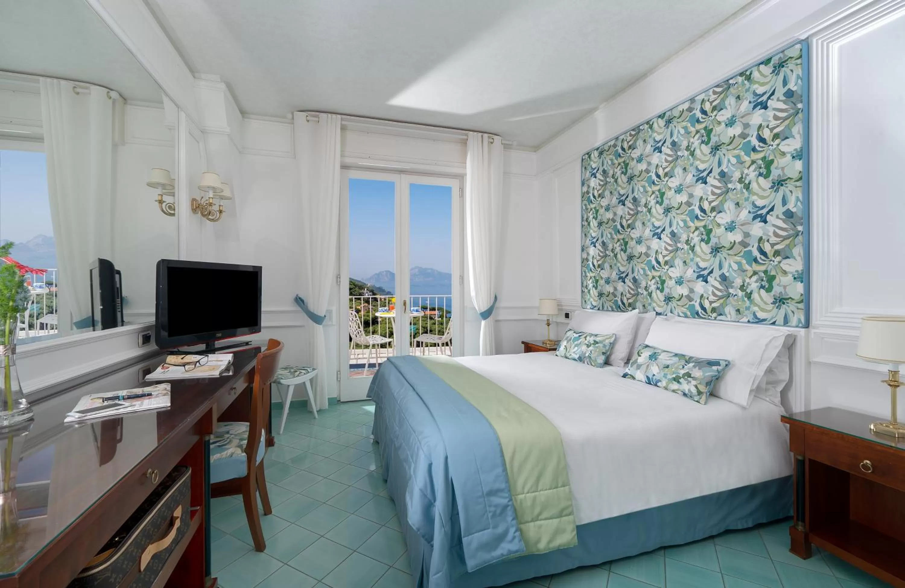 Photo of the whole room, Bed in Hotel & Spa Bellavista Francischiello