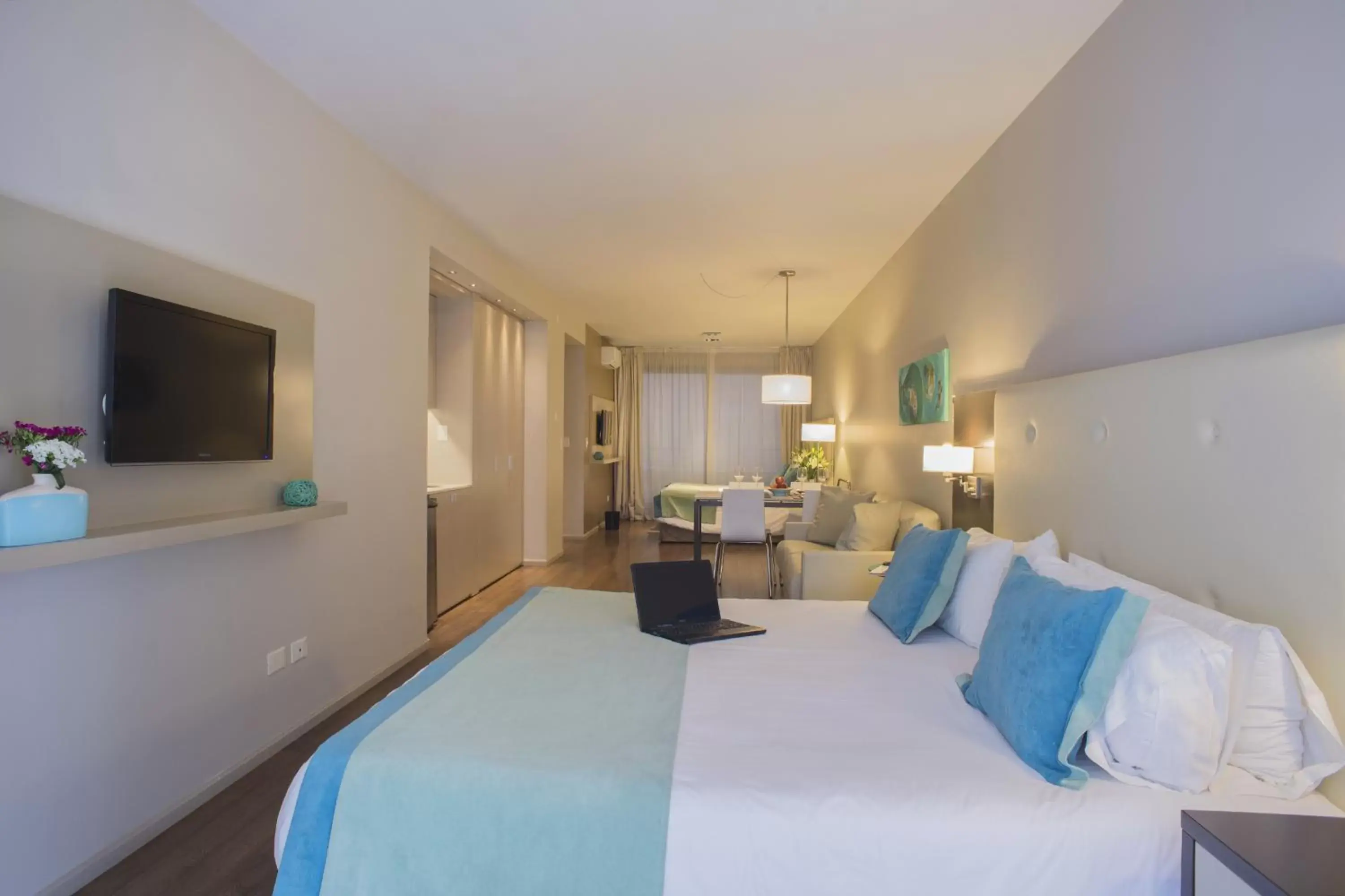 TV and multimedia, Bed in Bulnes Eco Suites TV and multimedia, Bed in Bulnes Eco Suites