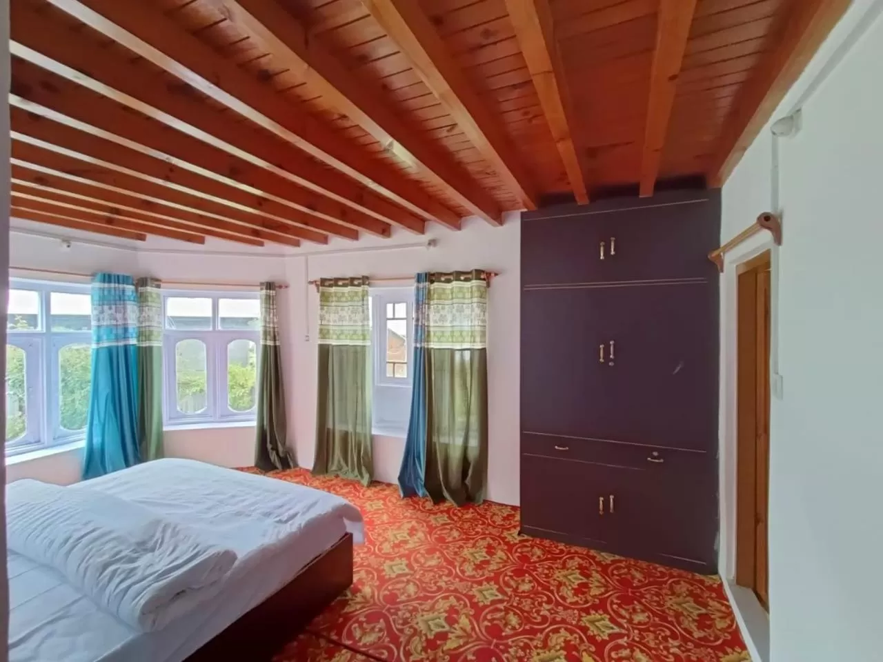 Photo of the whole room, Bed in Kolahoi Heights Guest House