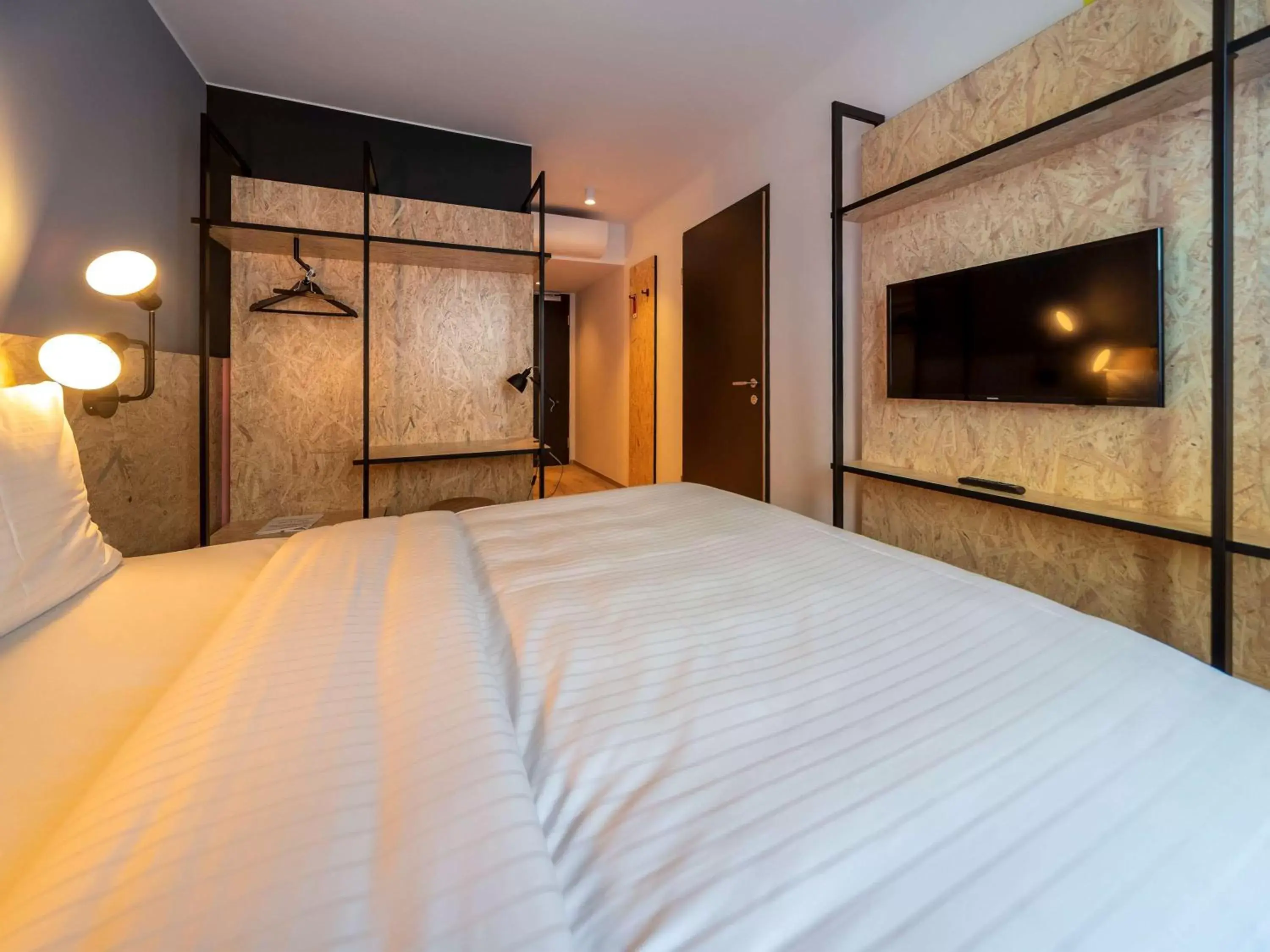 Photo of the whole room, Bed in ibis Styles Wien Messe Prater Photo of the whole room, Bed in ibis Styles Wien Messe Prater