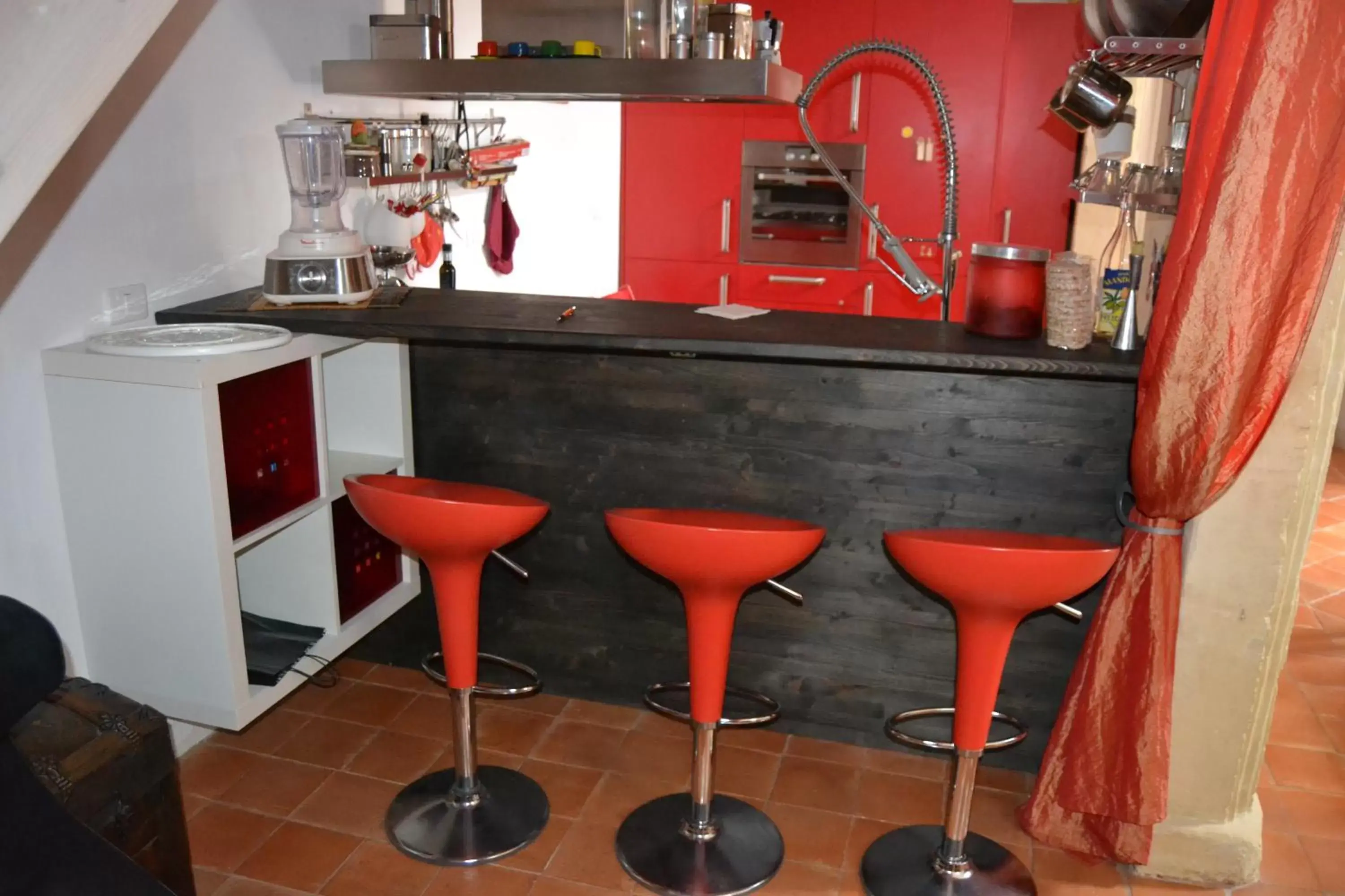 Communal kitchen, Bathroom in Corte dei Venti B&B