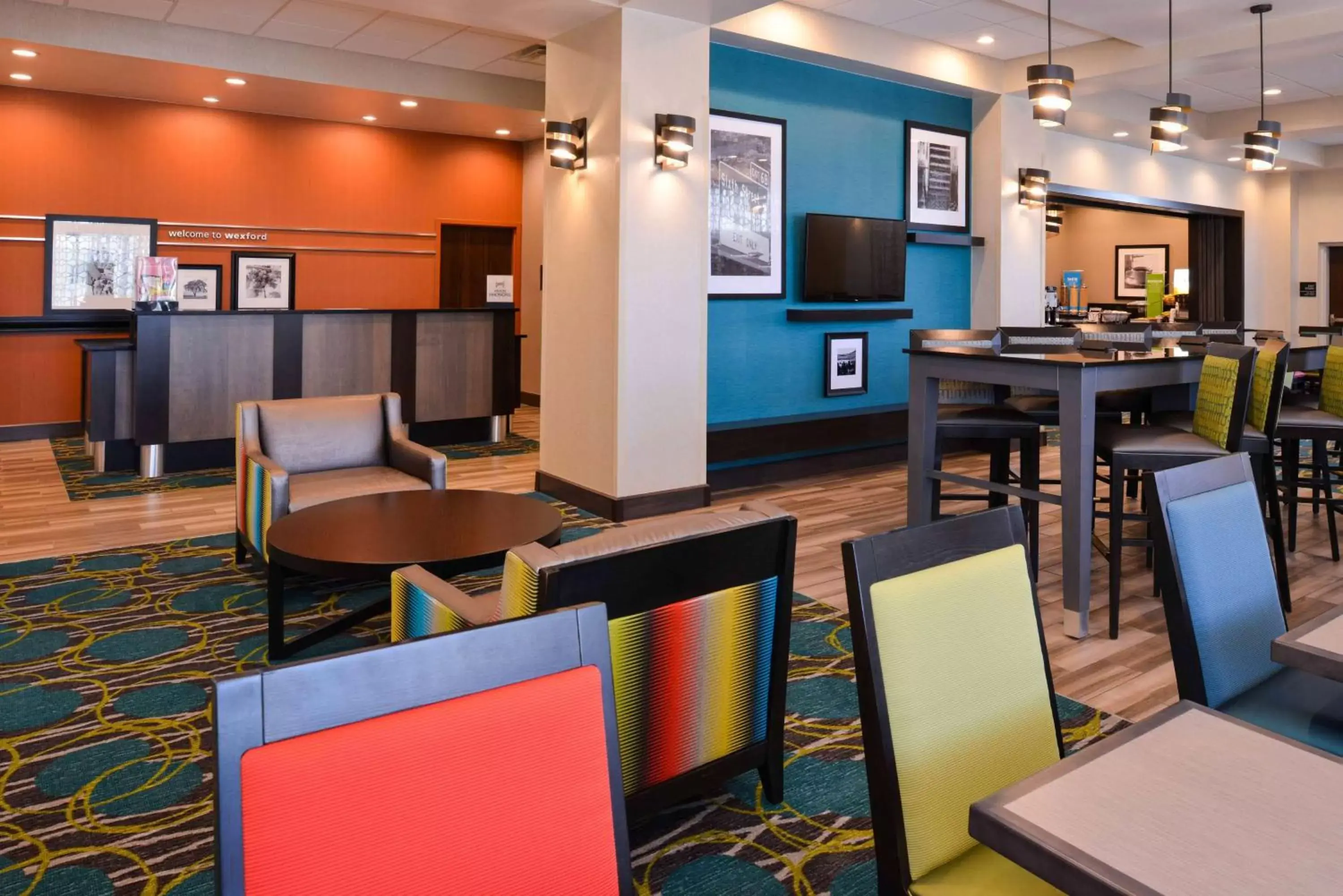 Lobby or reception, Lounge/Bar in Hampton Inn Pittsburgh - Wexford - Cranberry South