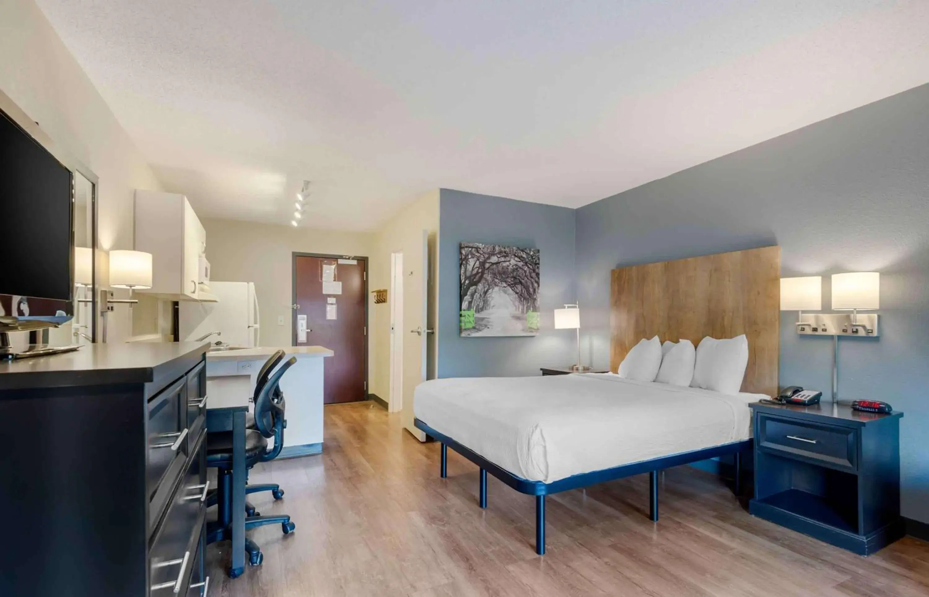 Bedroom, Bed in Extended Stay America Suites - Charlotte - University Place Bedroom, Bed in Extended Stay America Suites - Charlotte - University Place