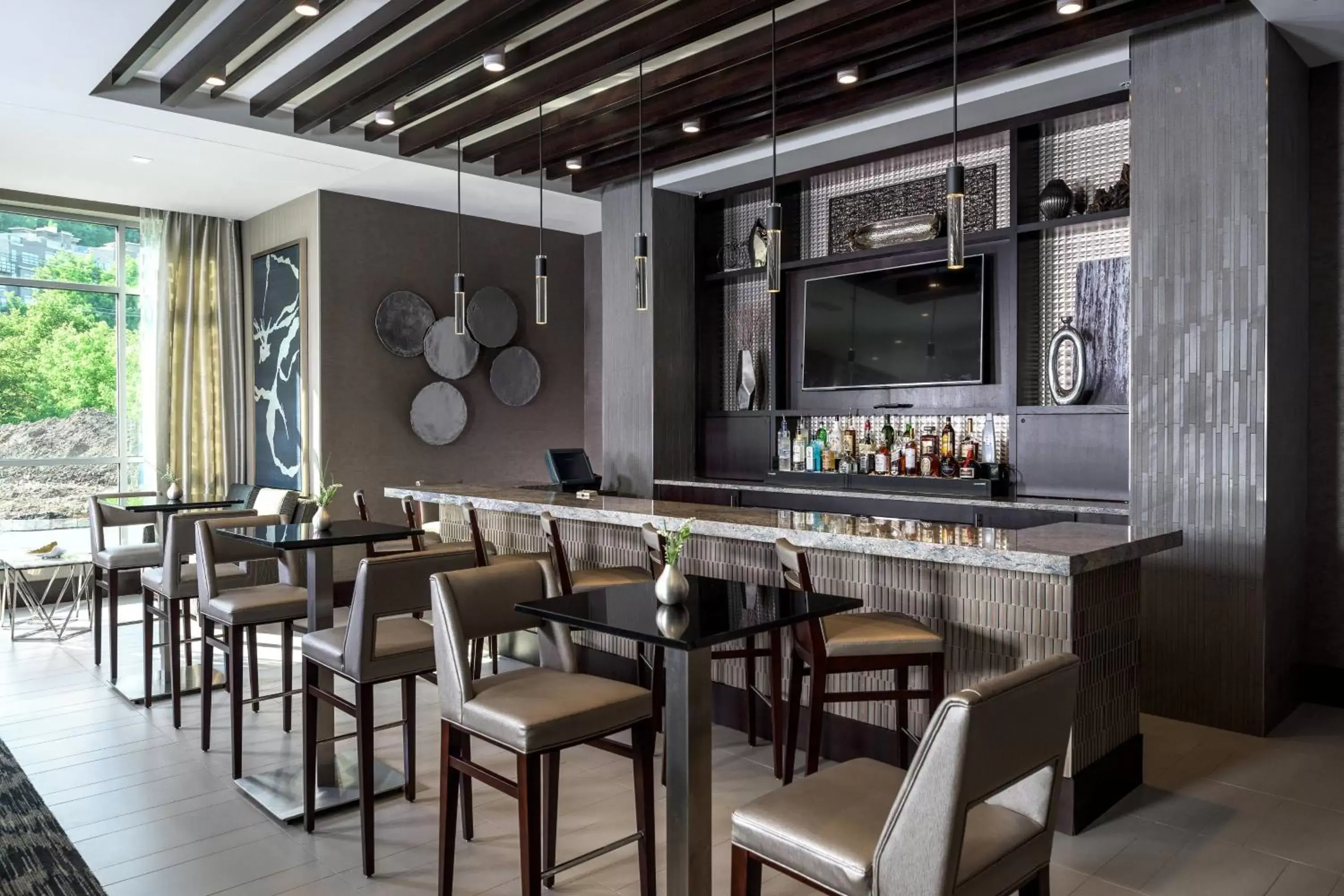 Lounge or bar, Restaurant/Places to Eat in Courtyard by Marriott Edgewater NYC Area