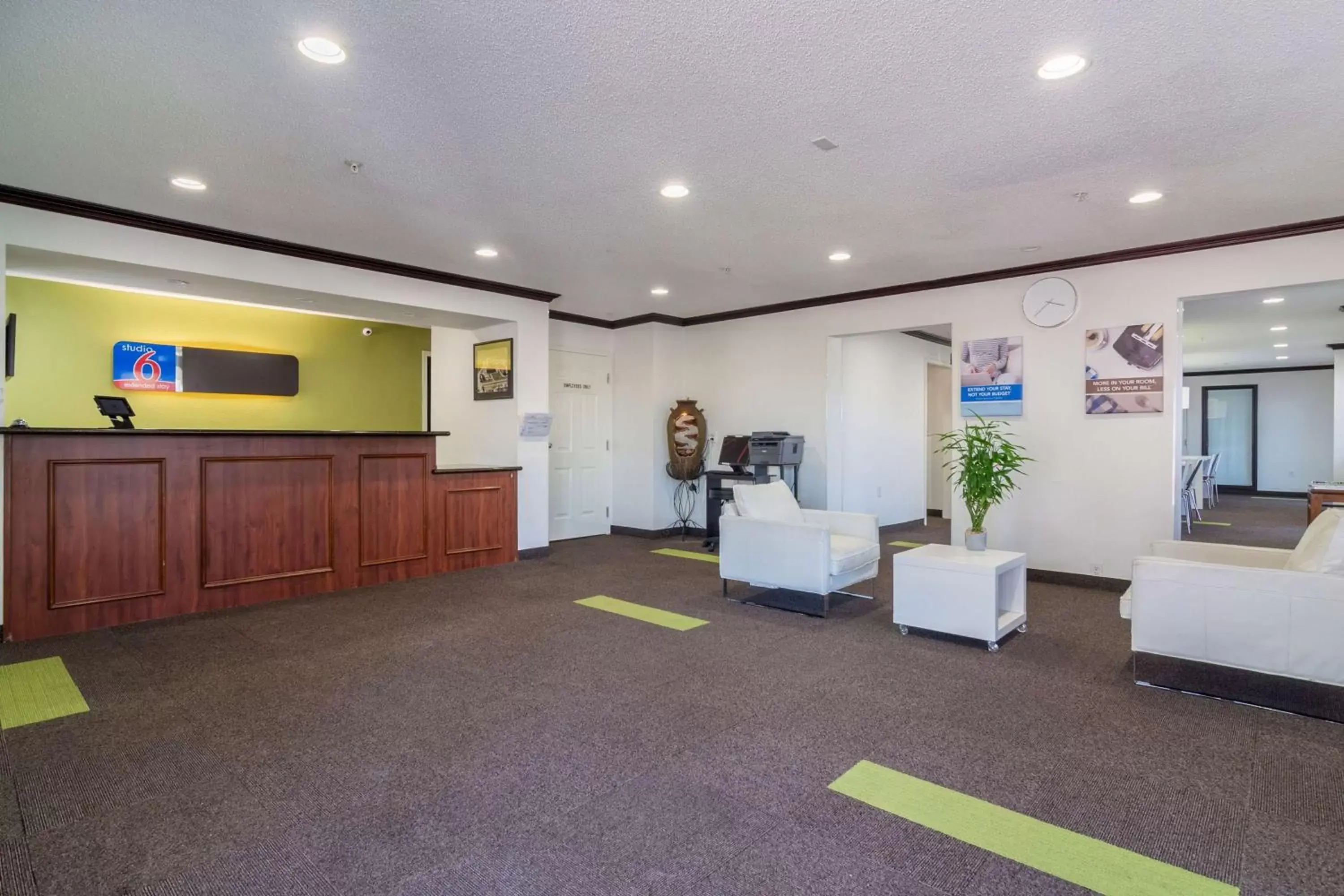 Lobby or reception, Lobby/Reception in Studio 6-Plano, TX - Dallas - Plano Medical Center