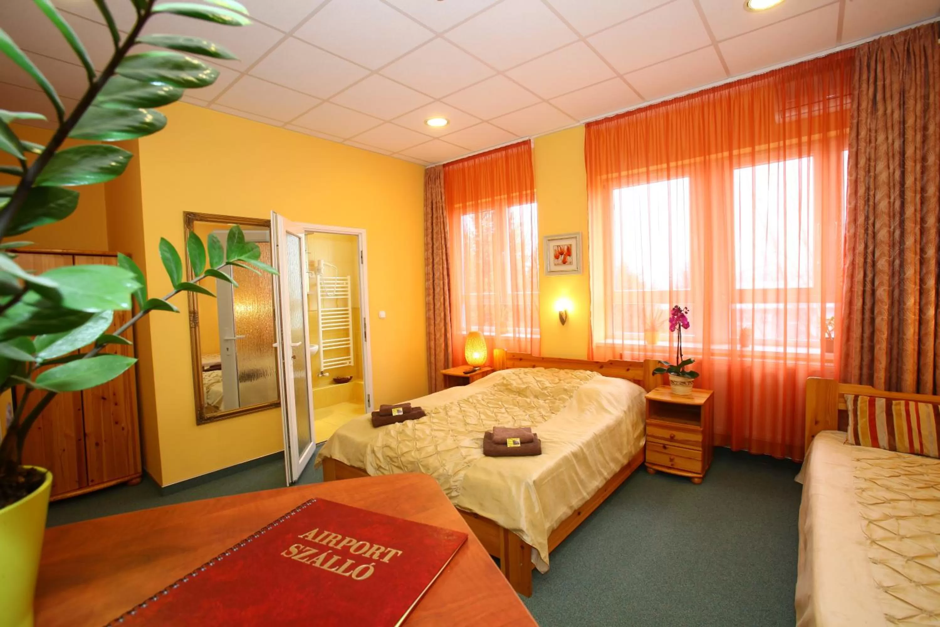 Bed in Airport Szálló
