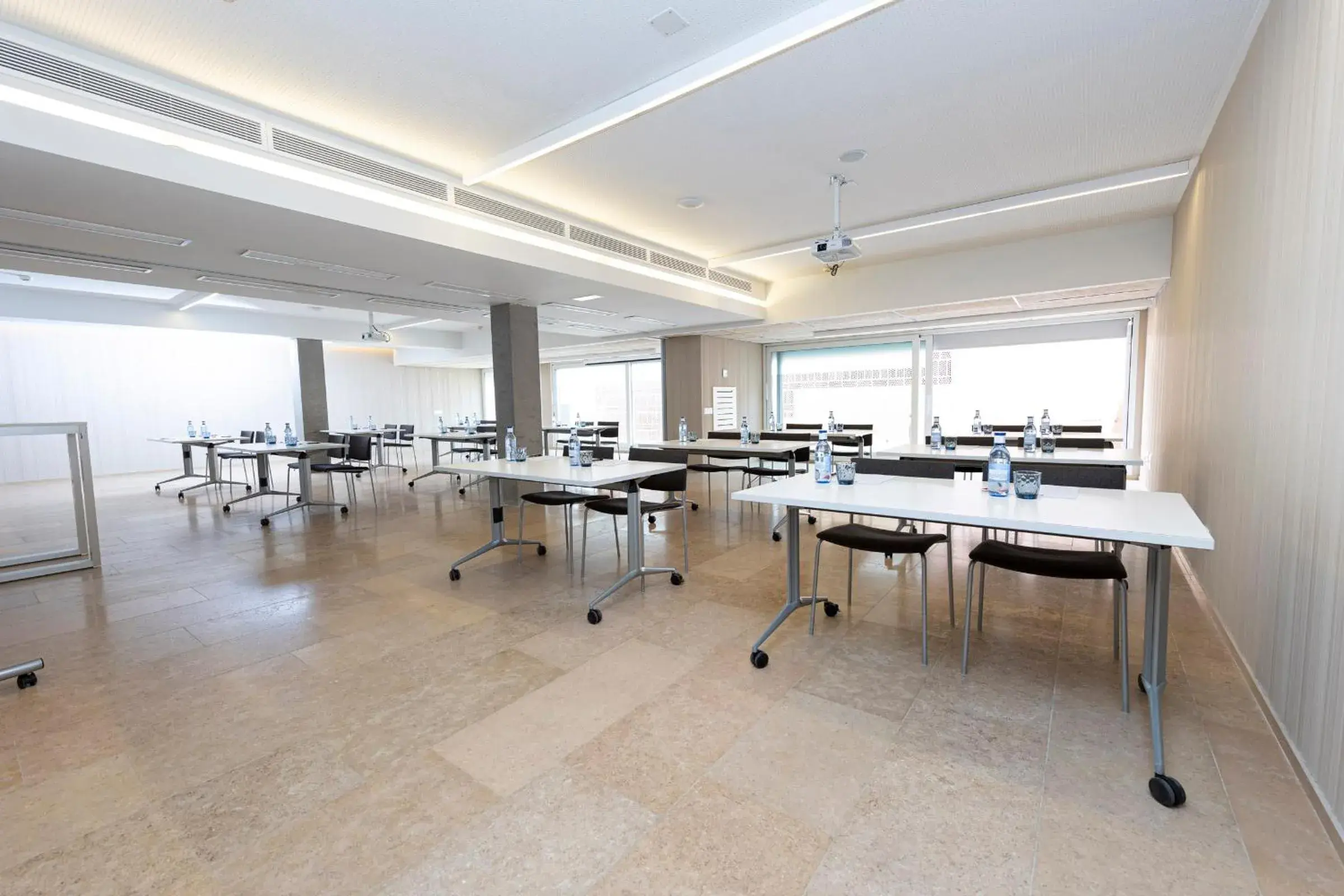 Meeting/conference room, Restaurant/Places to Eat in Leonardo Boutique Hotel Mallorca Port Portals - Adults only